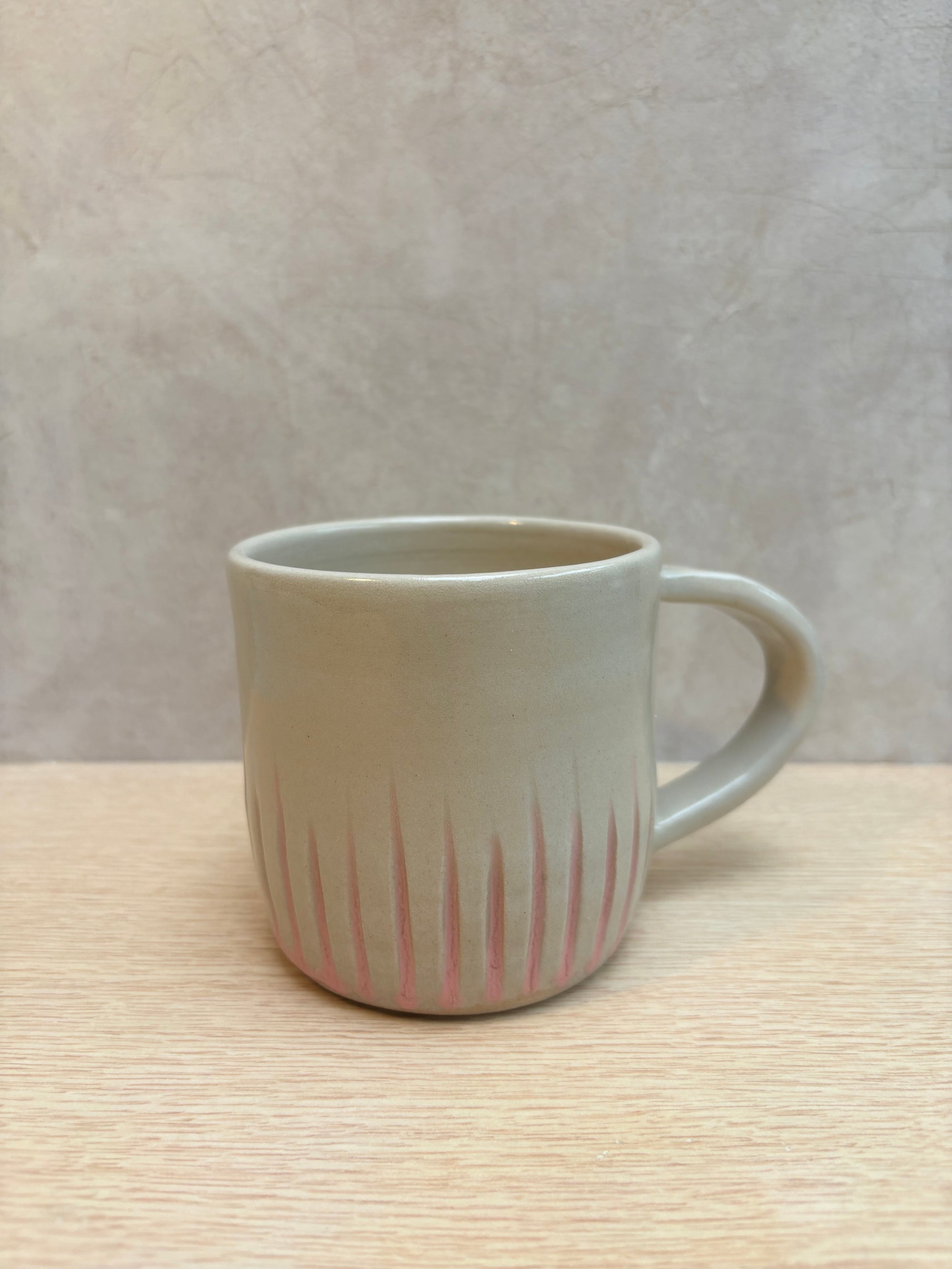 “Fuck off i'm reading" mug (Pale Pink Grooves)