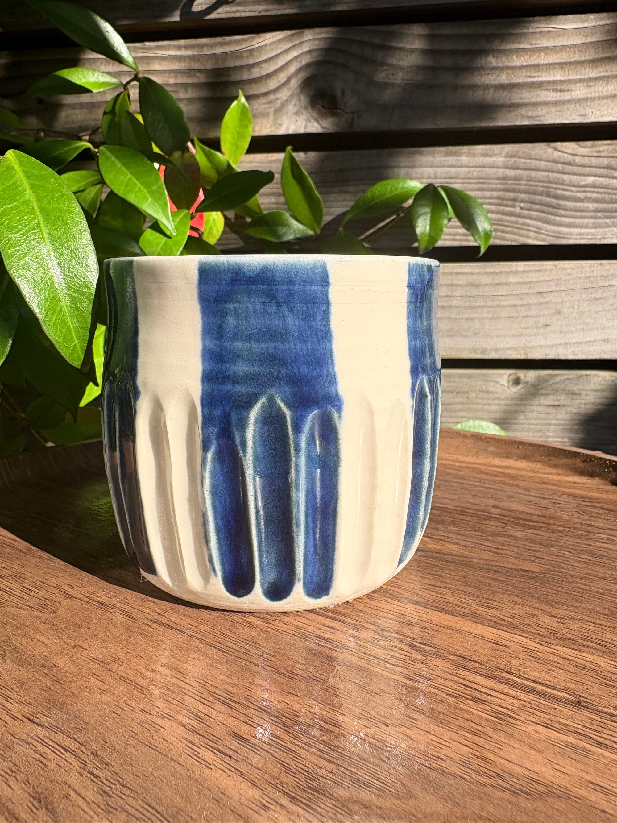 "fuck off, i'm watching the traitors" mug (no handle/dark blue/grooves, 320ml)