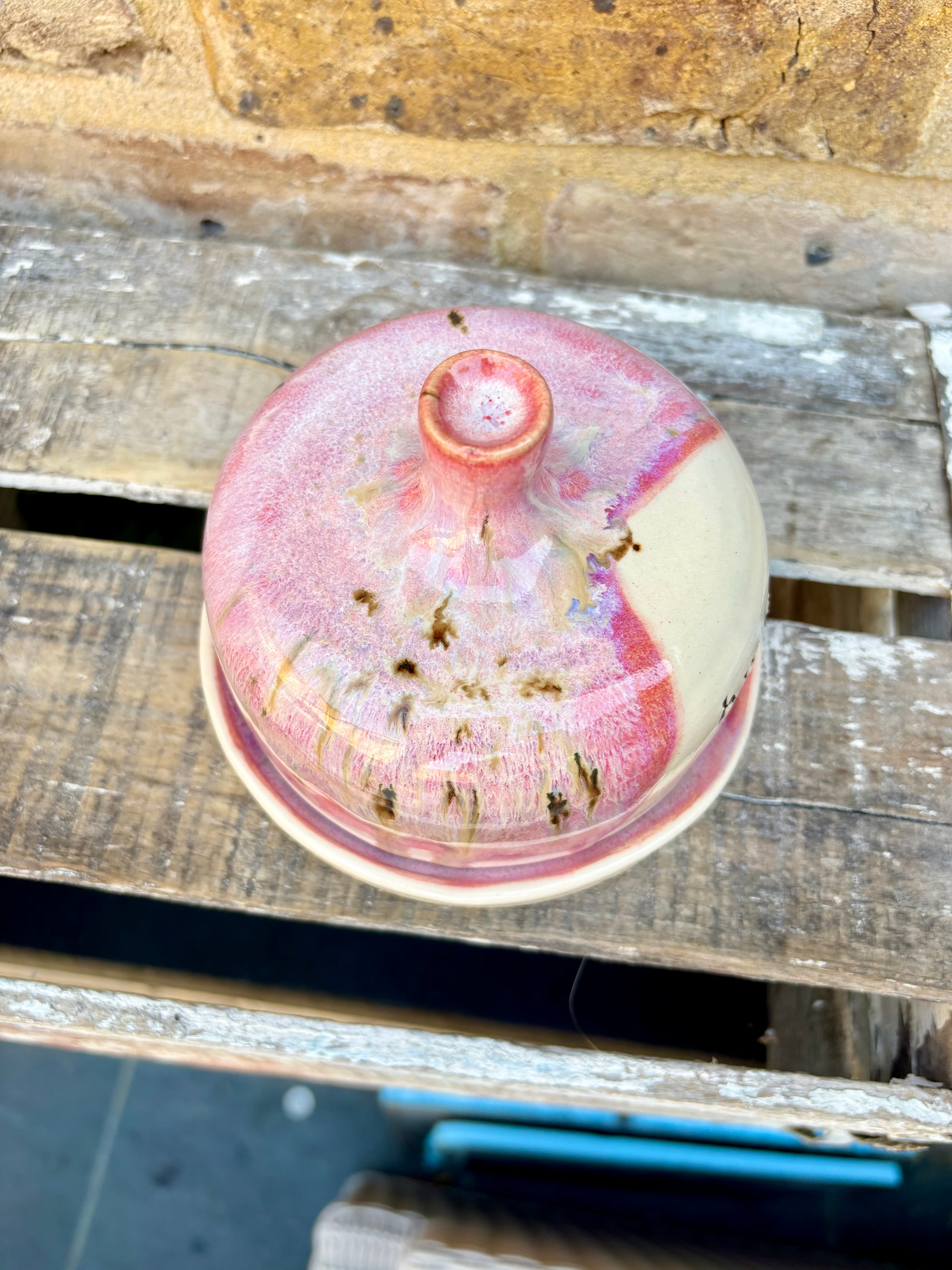 Butter Dish (buttery slut, pink, cream clay, knob)