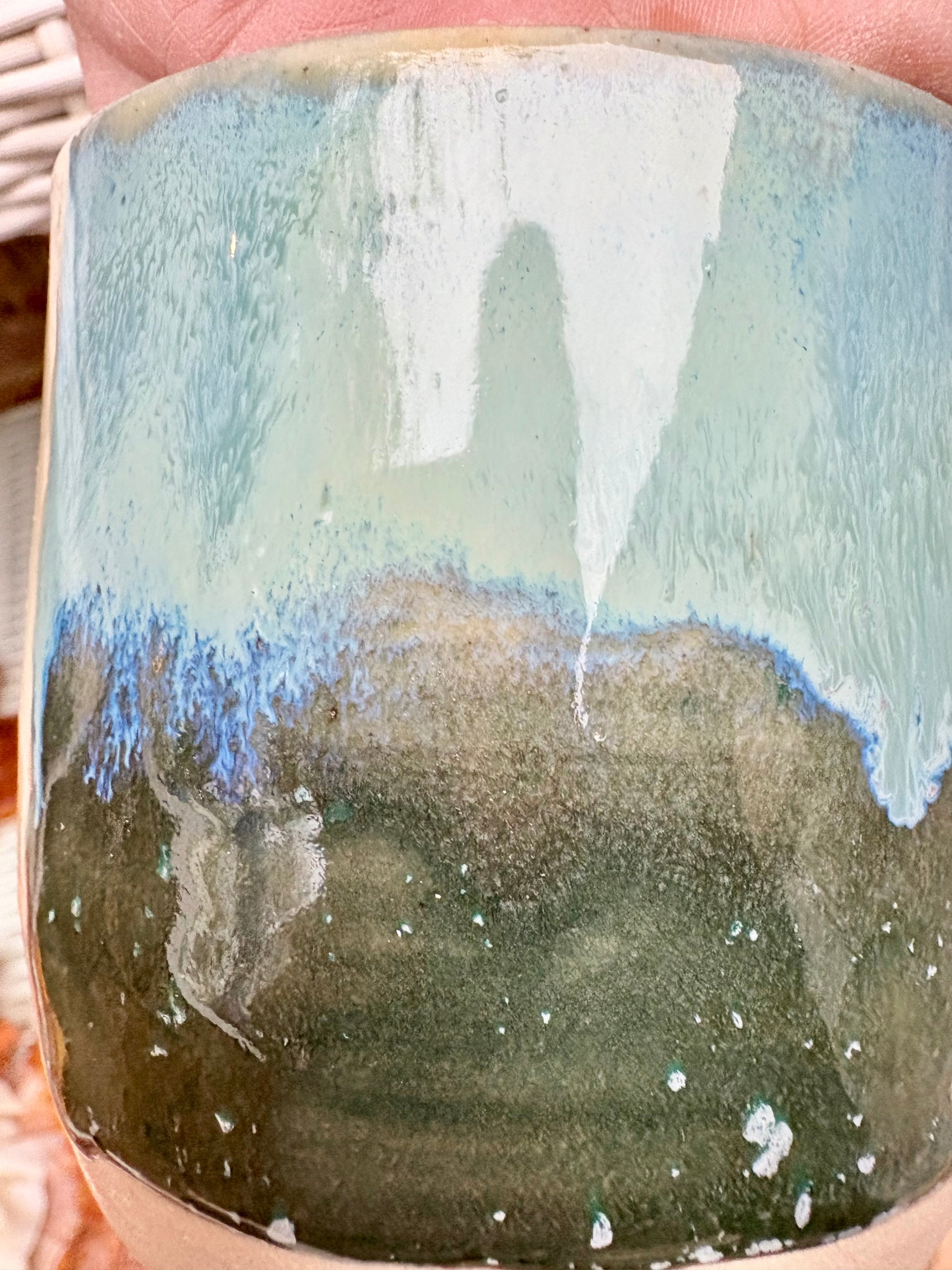 "if you can read this, you're too close" mug (Green Dream)