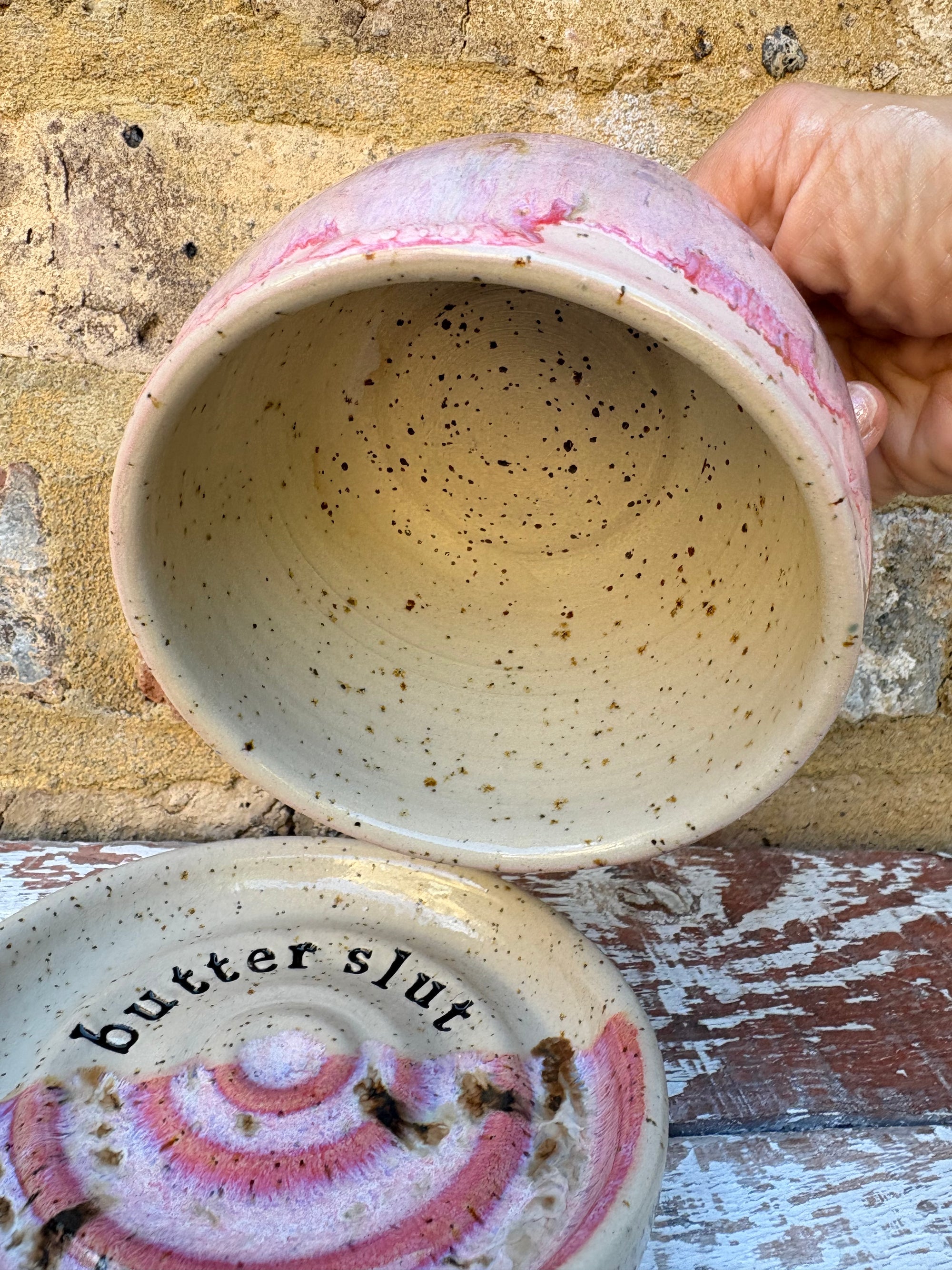 Table Butter Dish (butter slut, pink)