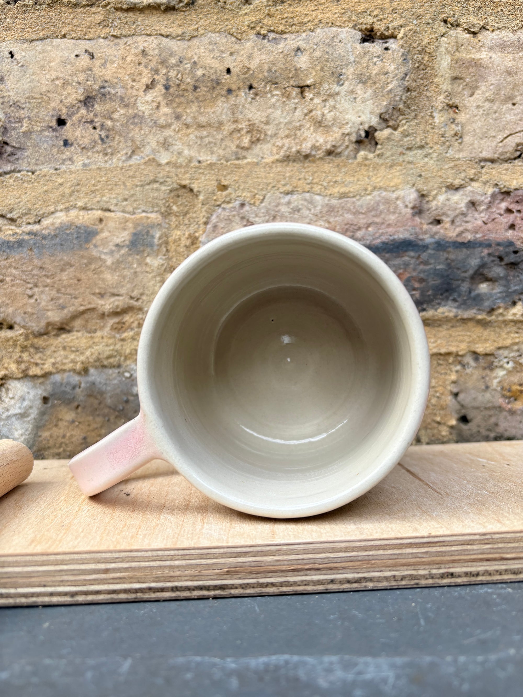 “Fuck off i'm reading" mug (medium - Pale Pink Raspberry Ripple)