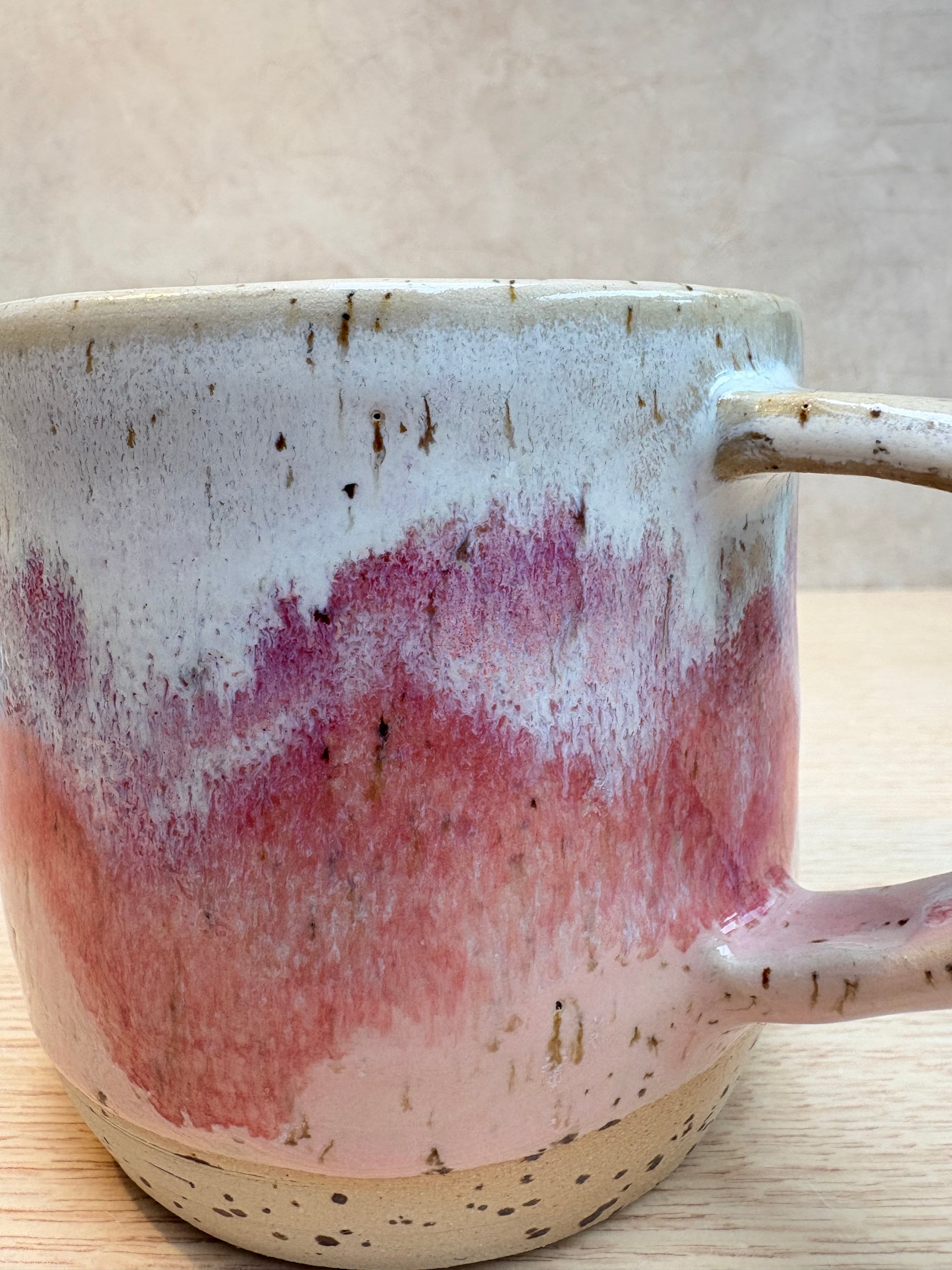 “Fuck off i'm reading" mug (Pink Raspberry Ripple)