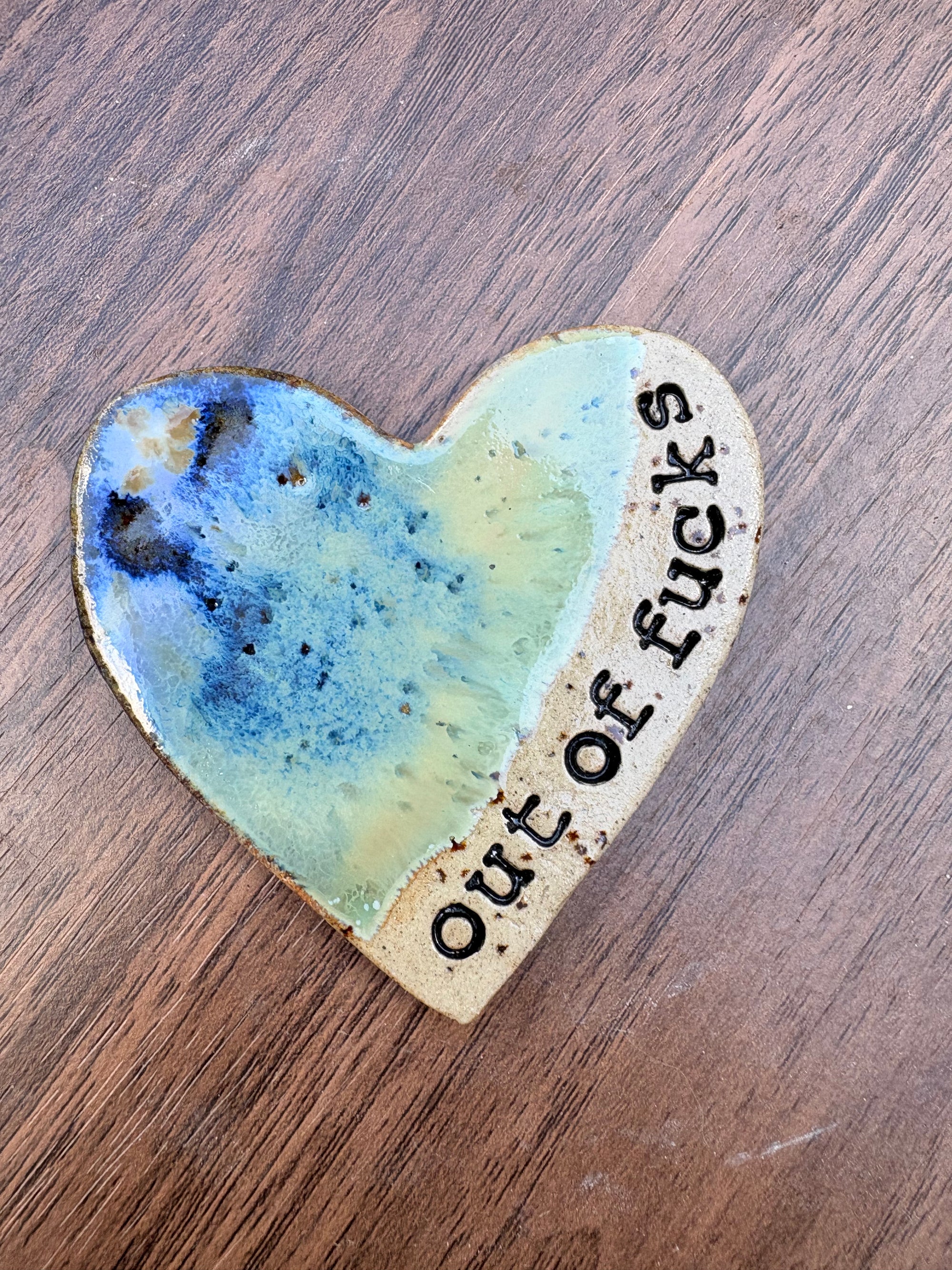 “out of fucks" magnet (sea shore, large)