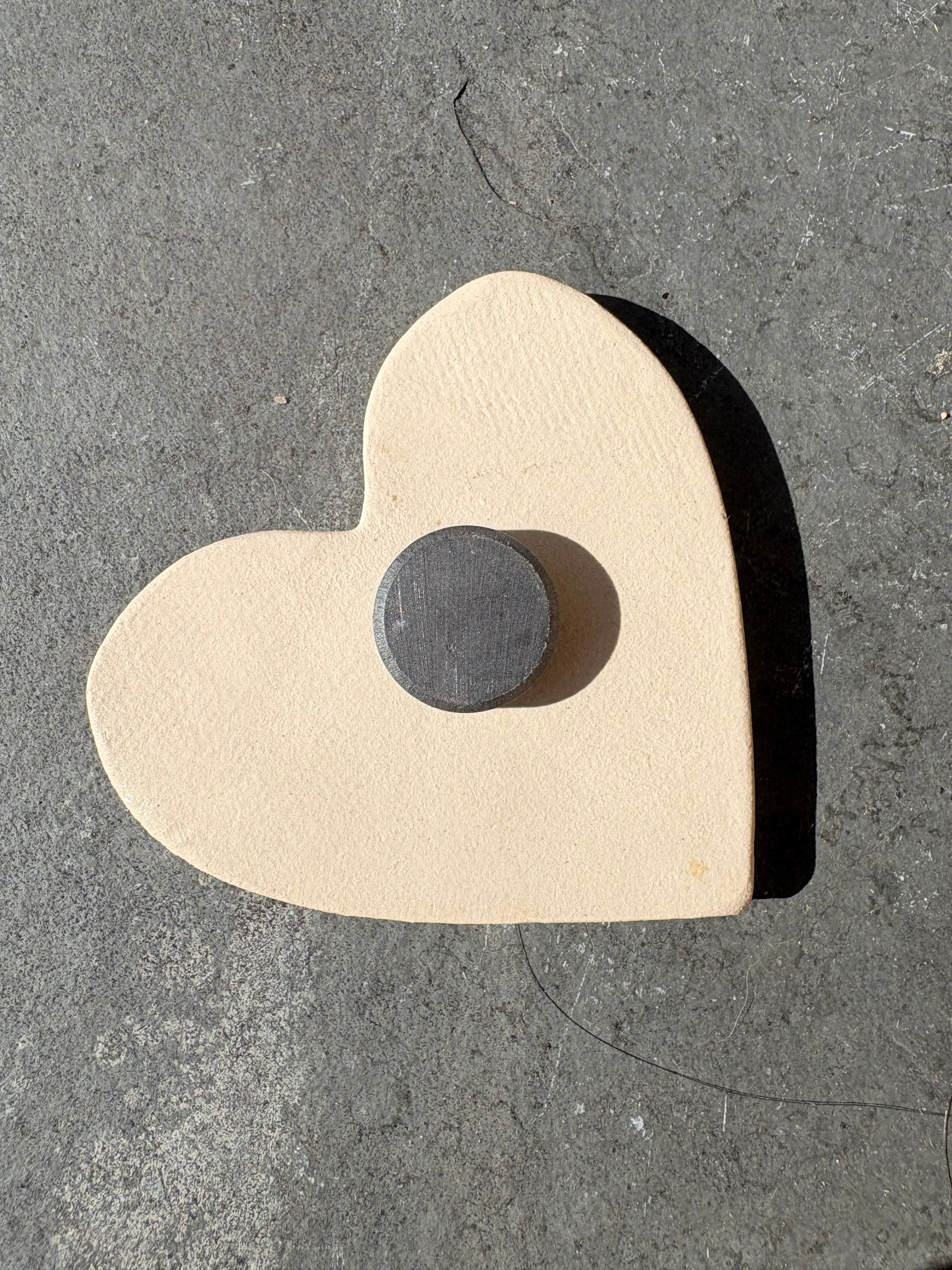 “out of fucks" magnet (blue, large)