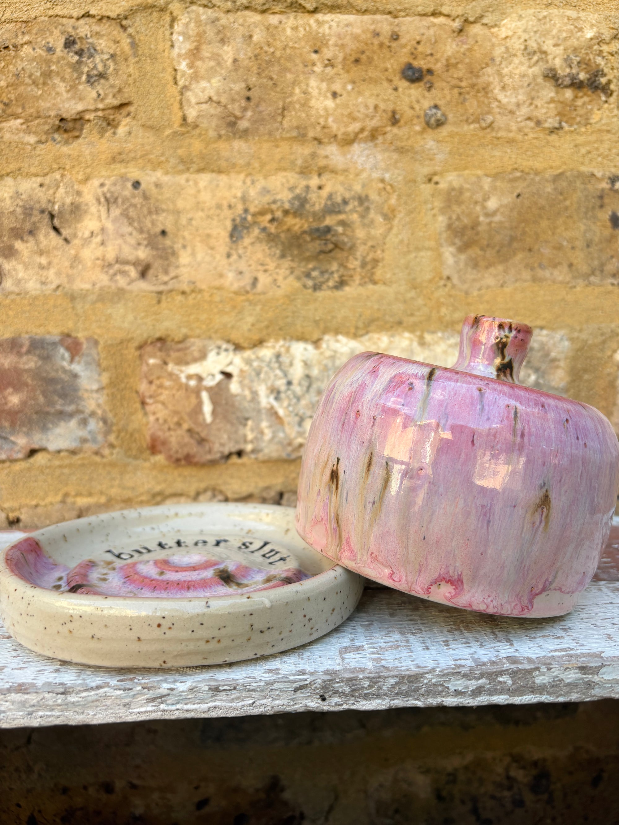 Table Butter Dish (butter slut, pink)
