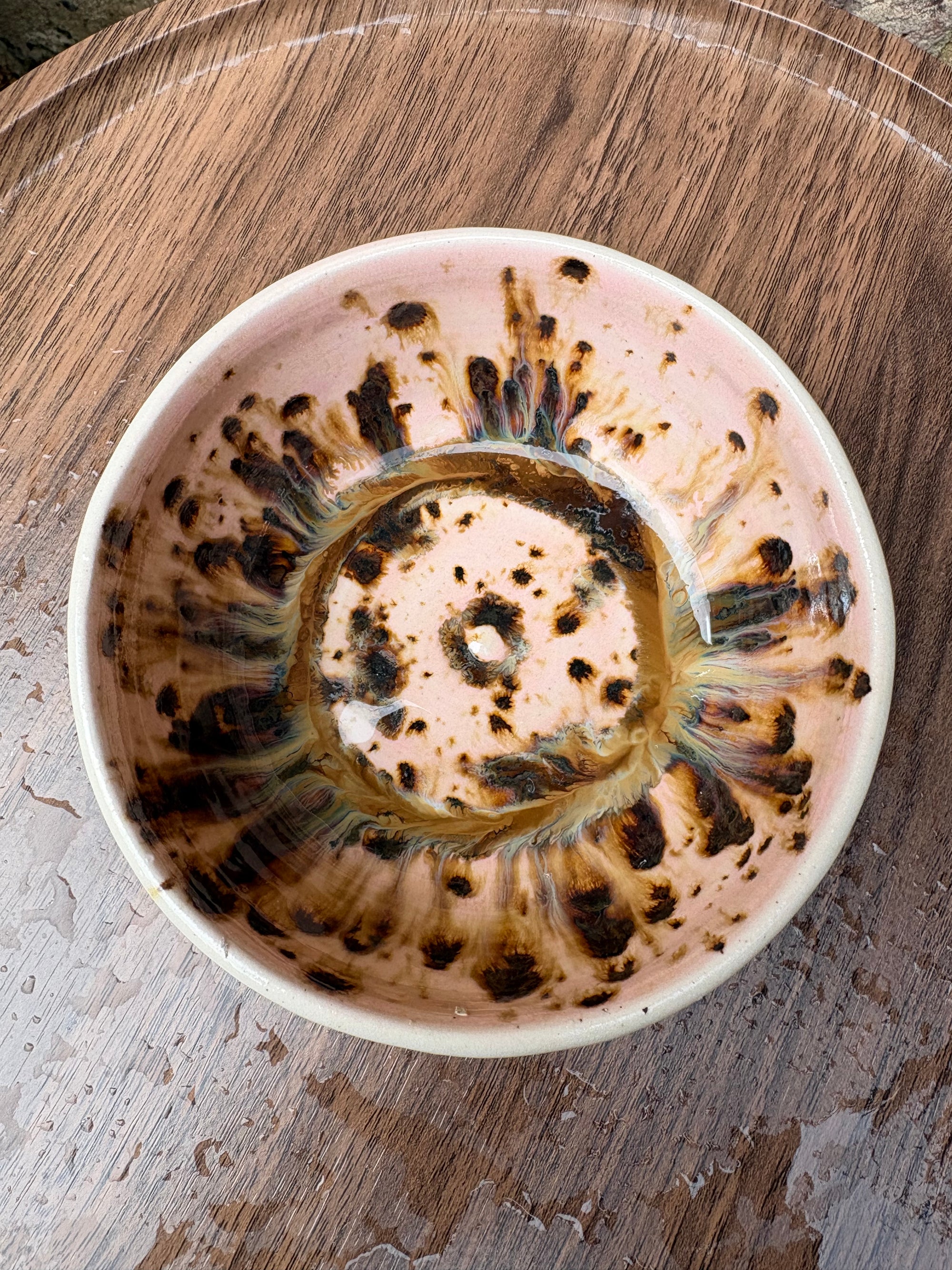 "small talk survivor" bowl (pink giraffe)