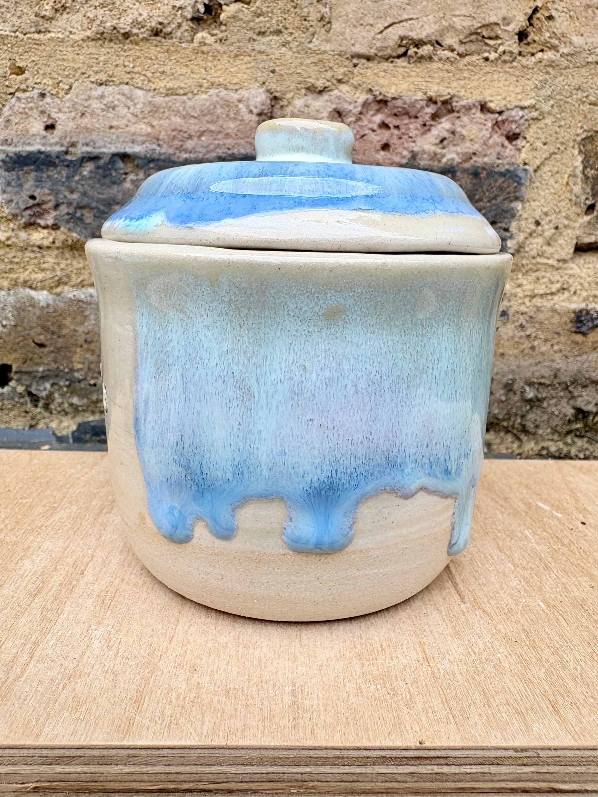 "chill pills" lidded pot (oyster blue)