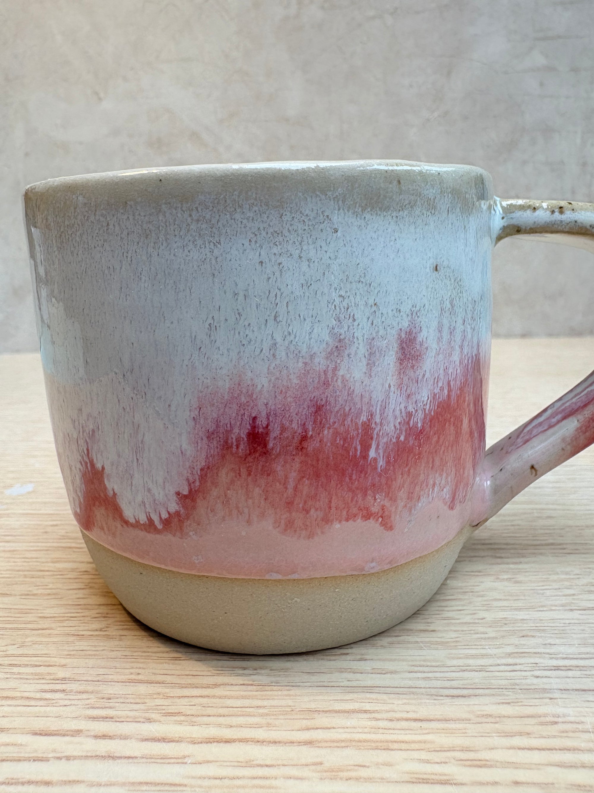 “Fuck off i'm reading" mug (Pink Raspberry Ripple) (smaller)