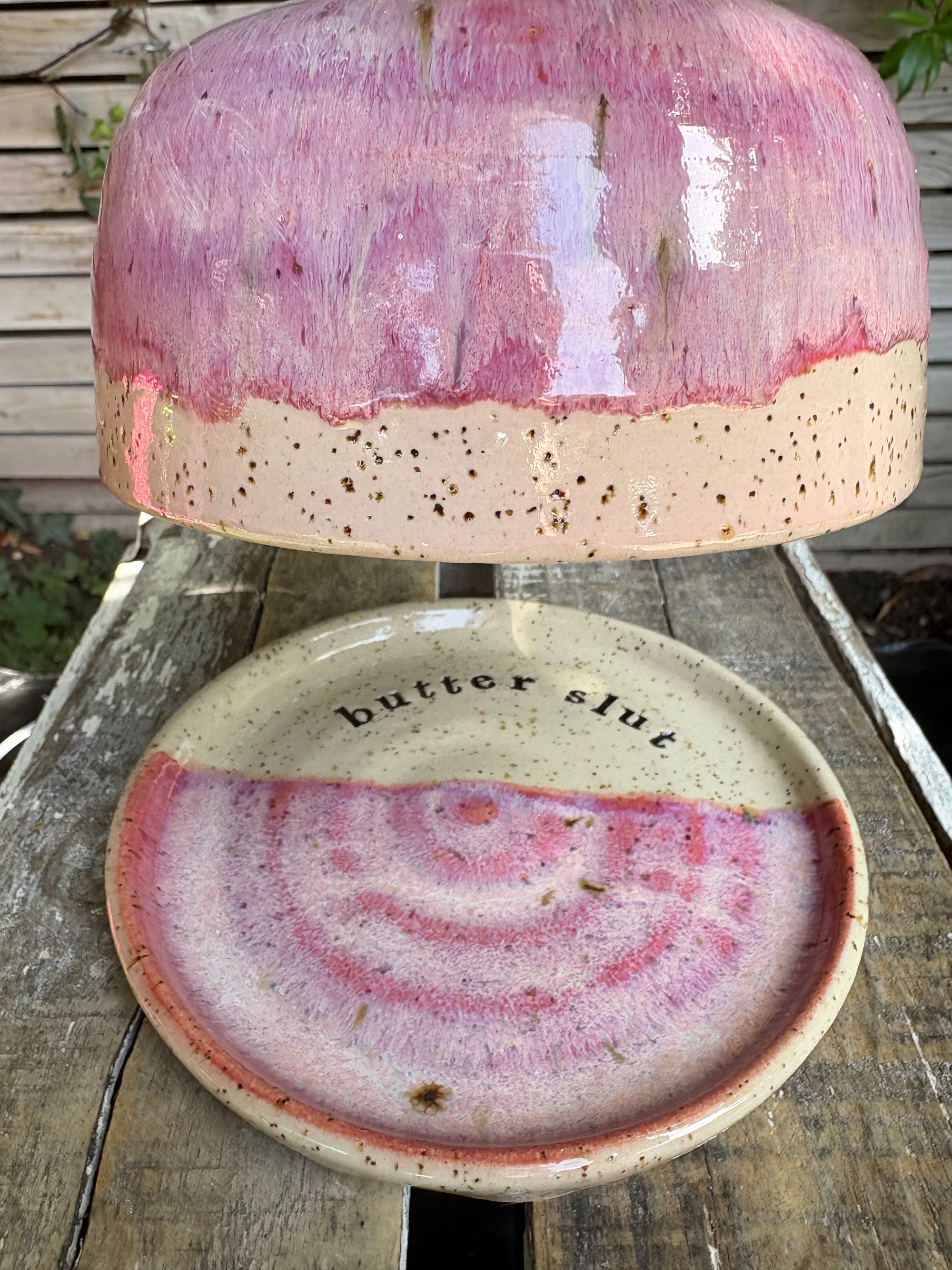 Butter Dish (butter slut, pink wood, flecked clay, knob)