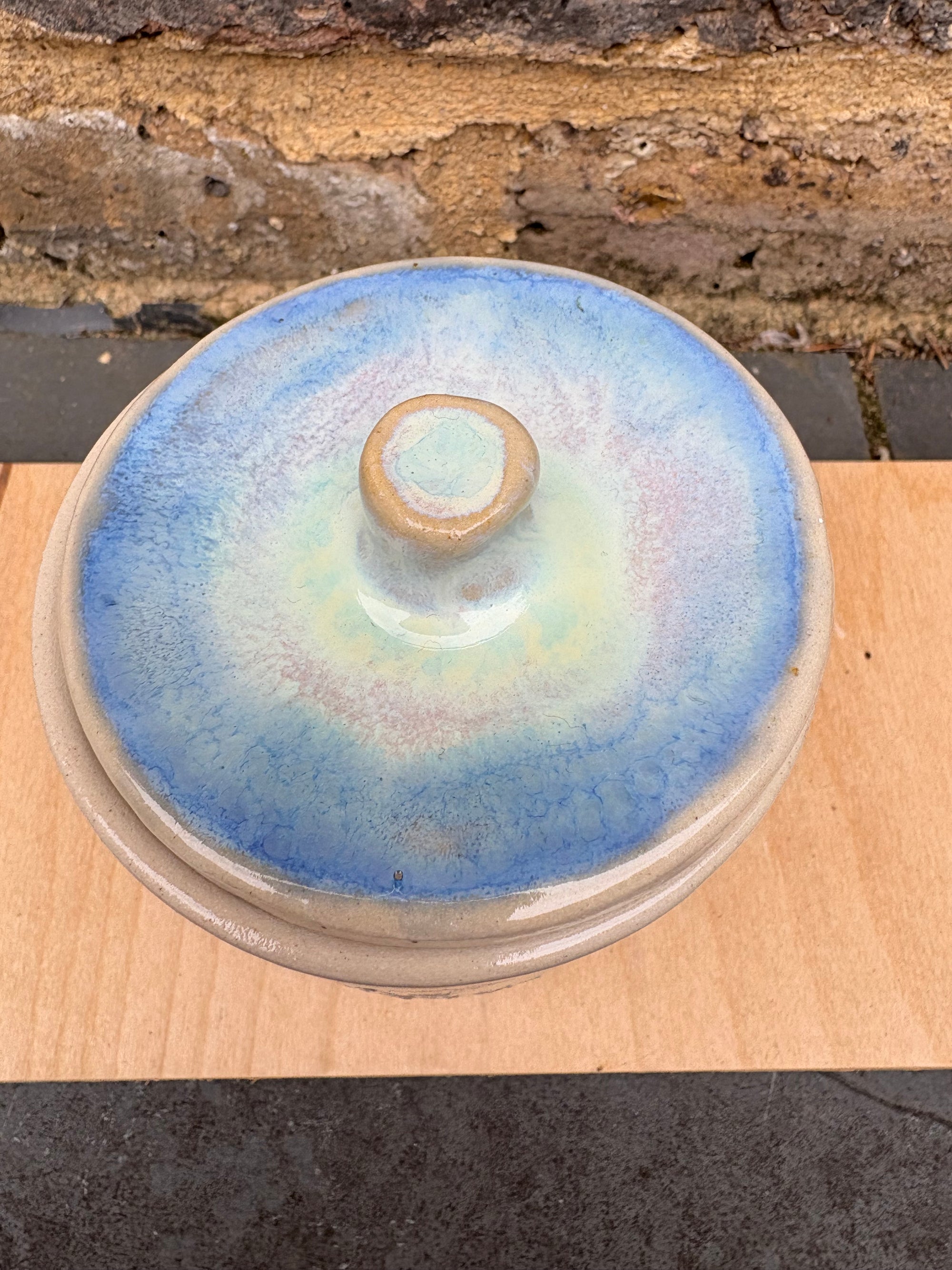 “all the good drugs" lidded pot (oyster blue)