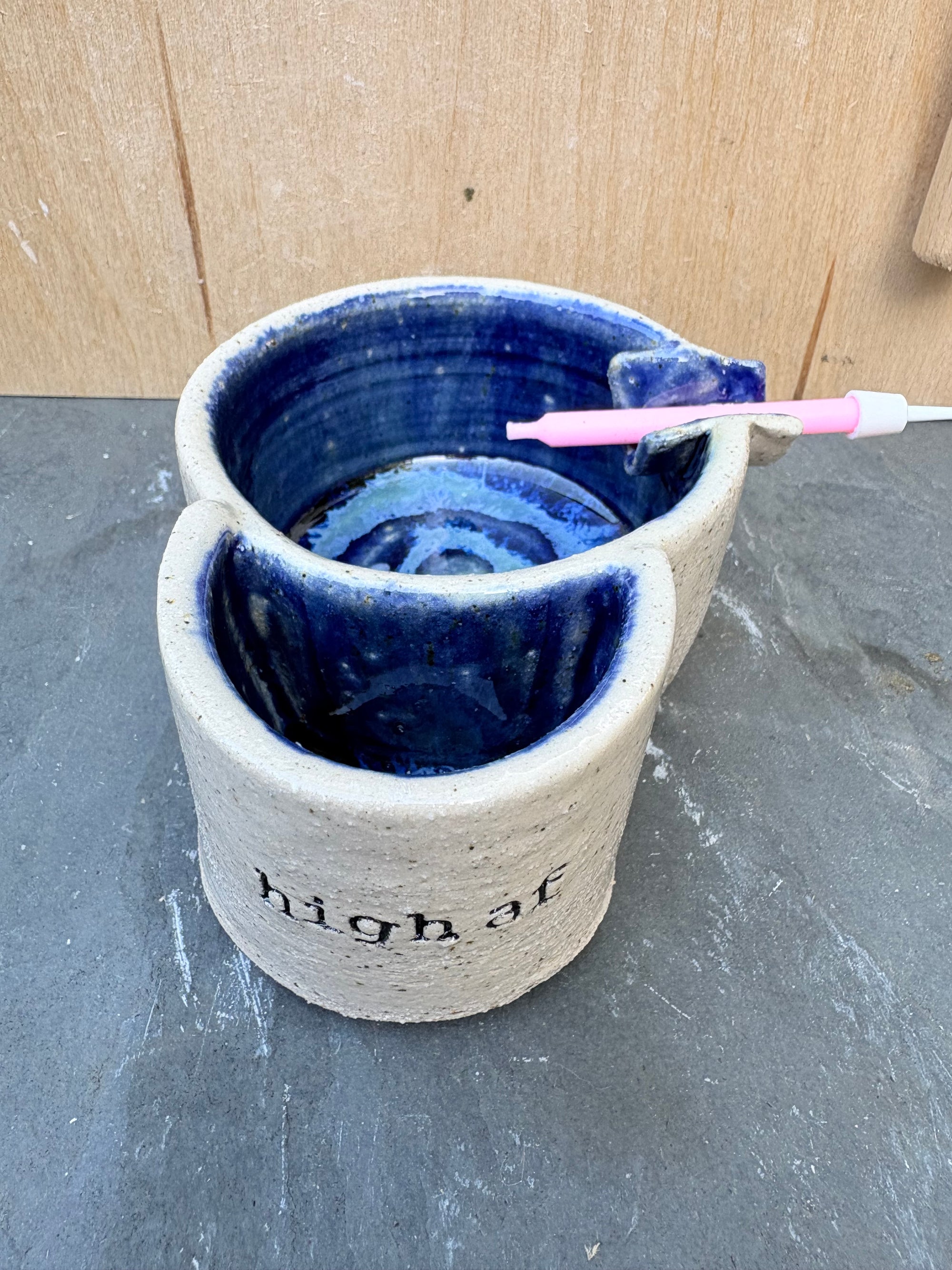Ashtray with lighter holder (deep blue)