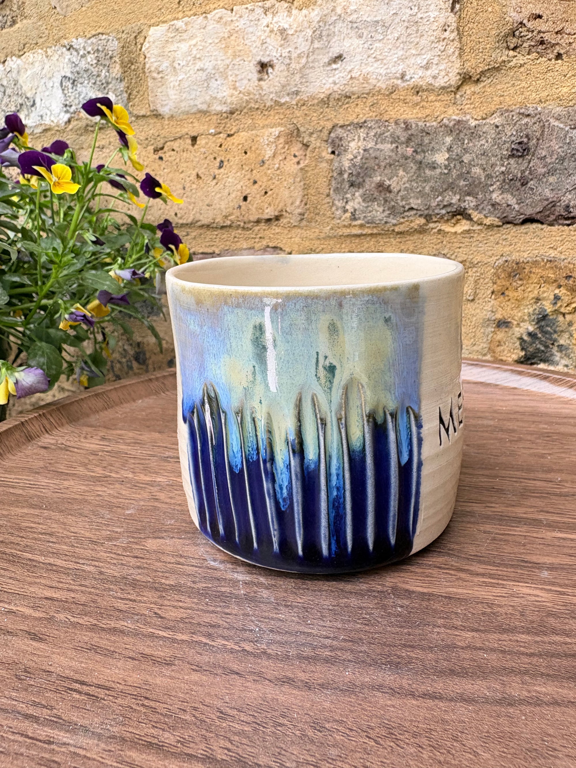 "I 🩷 meetings” "everyone in this meeting is a cunt" mug (blues, small, 240ml)