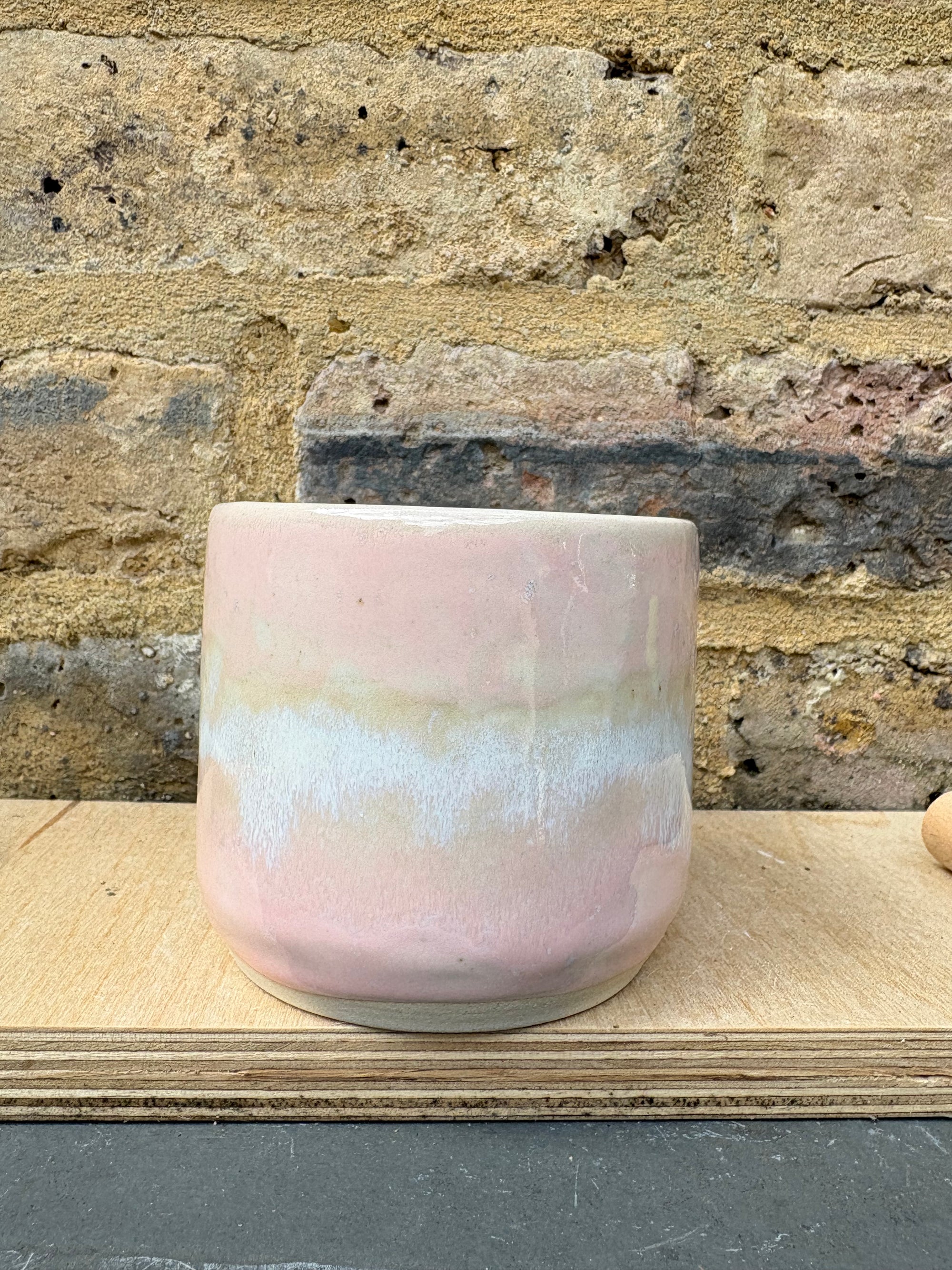 “Fuck off i'm reading" mug (medium - Pale Pink Raspberry Ripple)