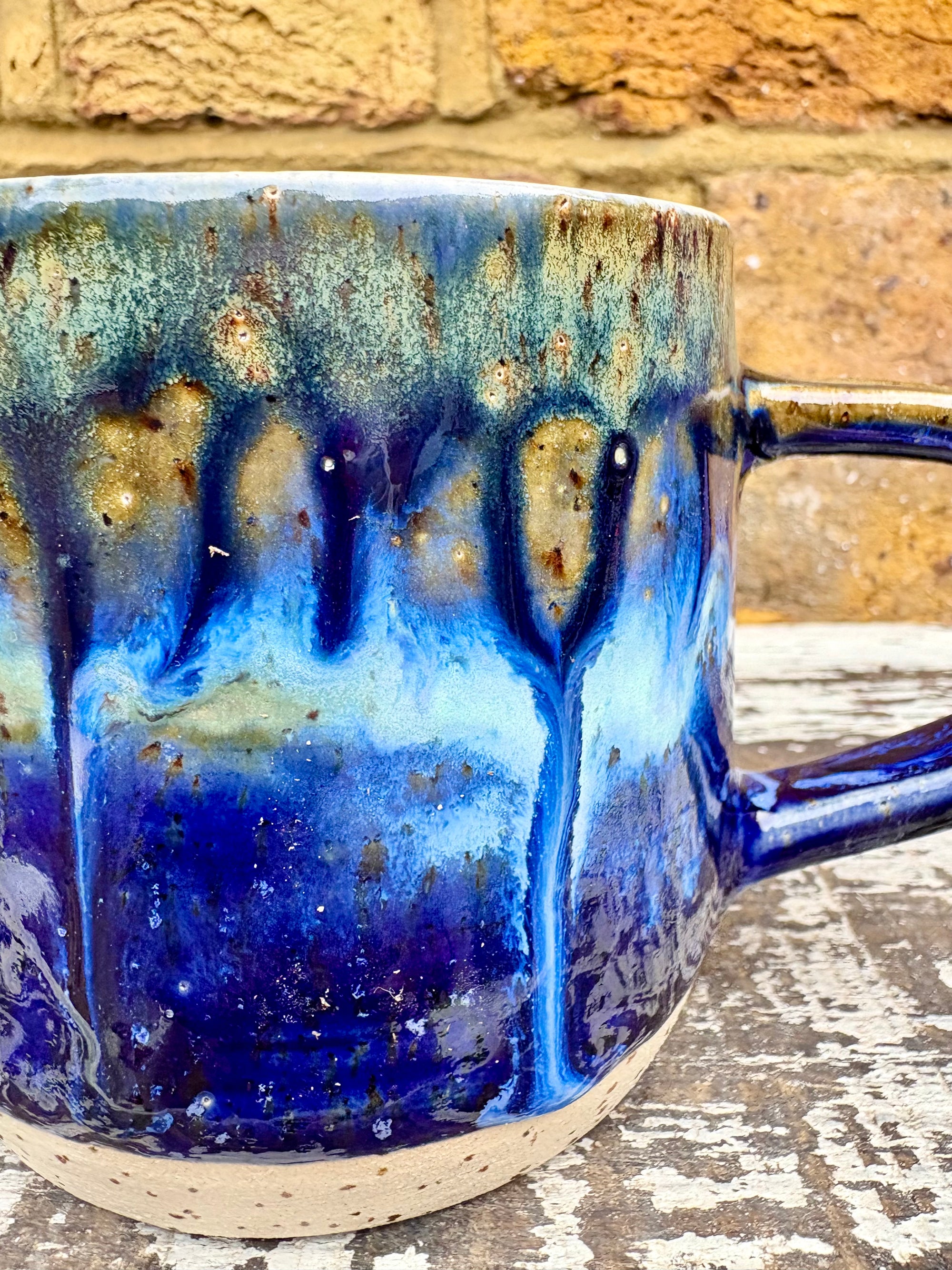 "bellend fuckwit dickwad dipshit wanker" mug (Antique Blues)