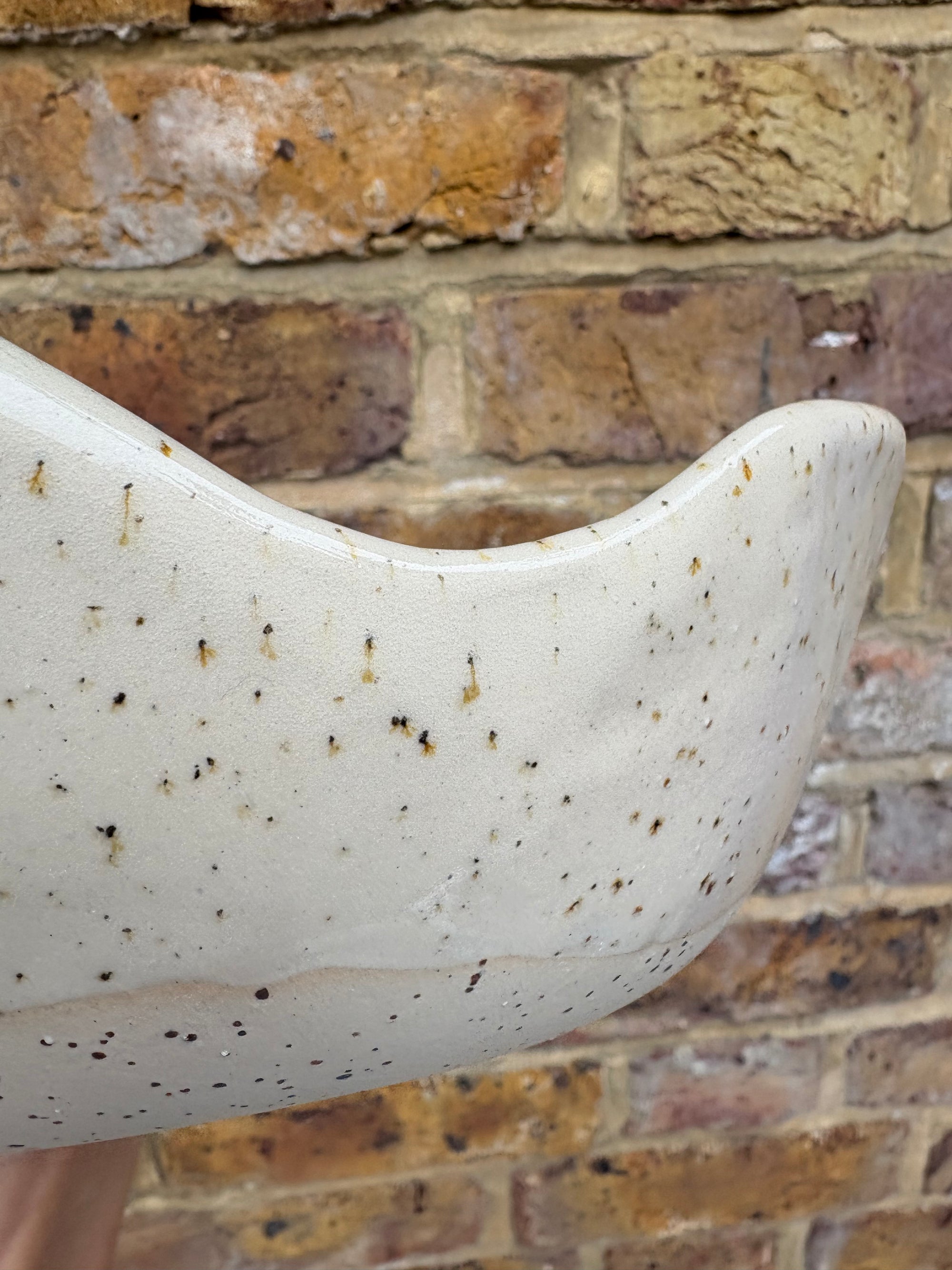 Oscar Wilde "after a good dinner, one can forgive anybody, even one's relatives" bowl