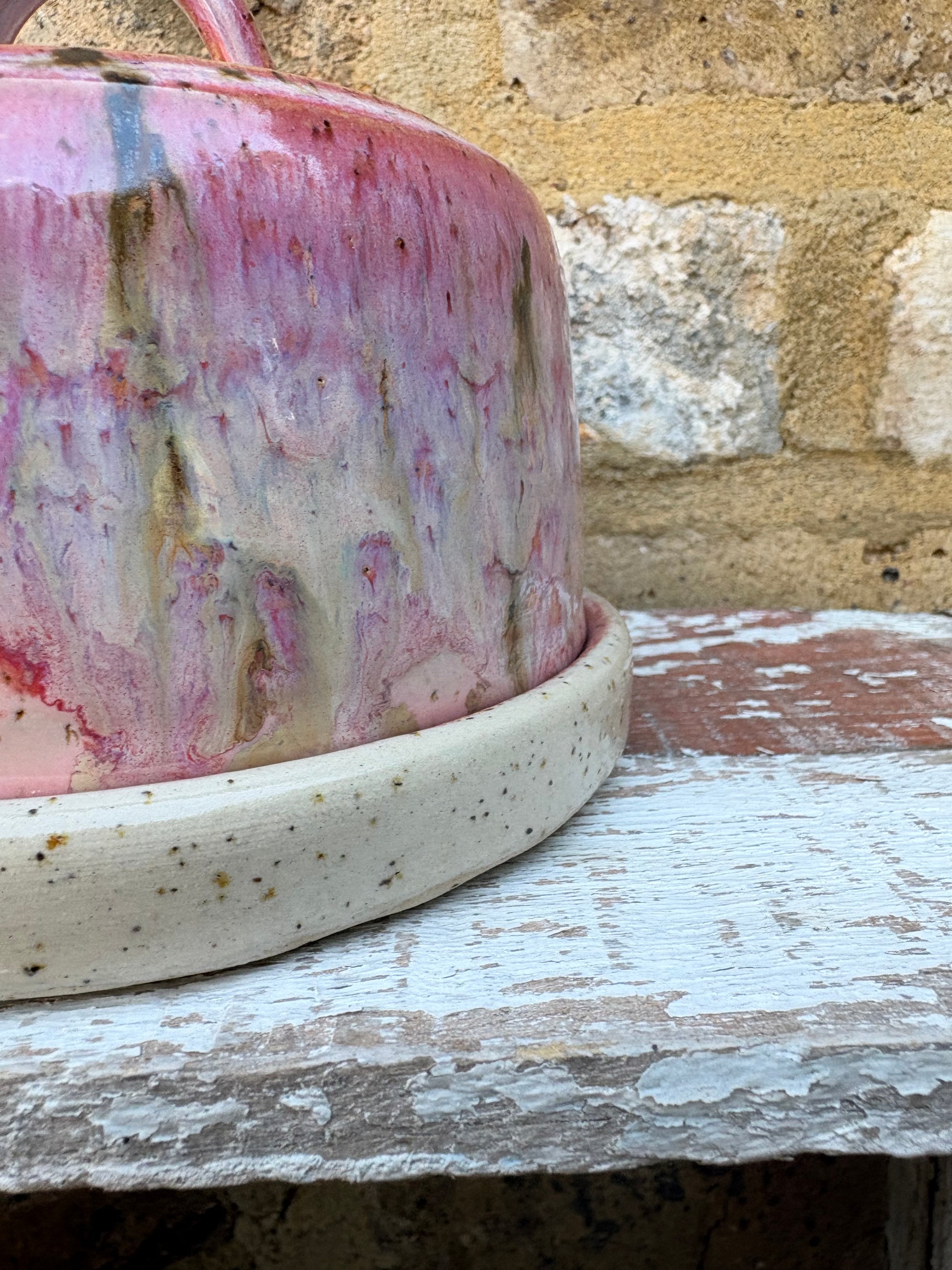 Butter Dish (butter slut, pink wood, flecked clay, handle)