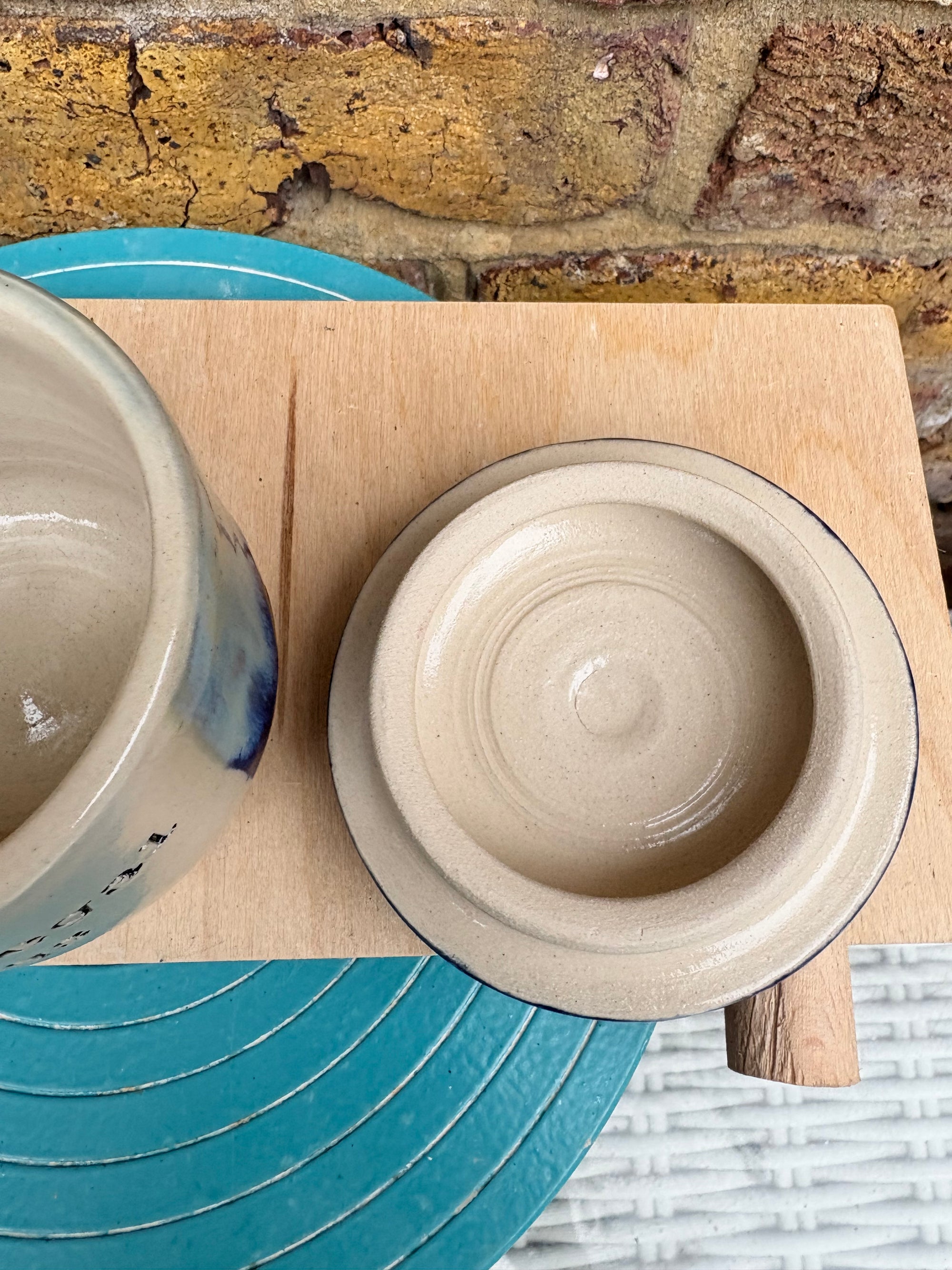 “my illegal drugs" lidded pot (blue night sky)