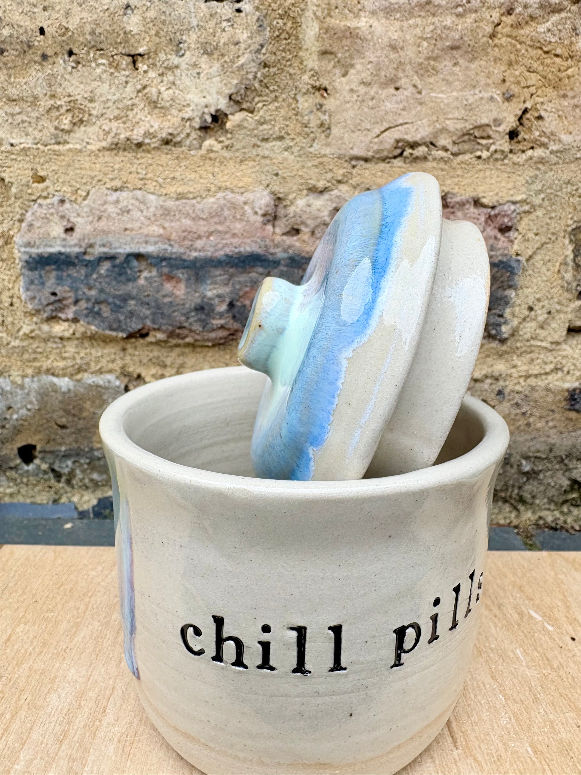 "chill pills" lidded pot (oyster blue)