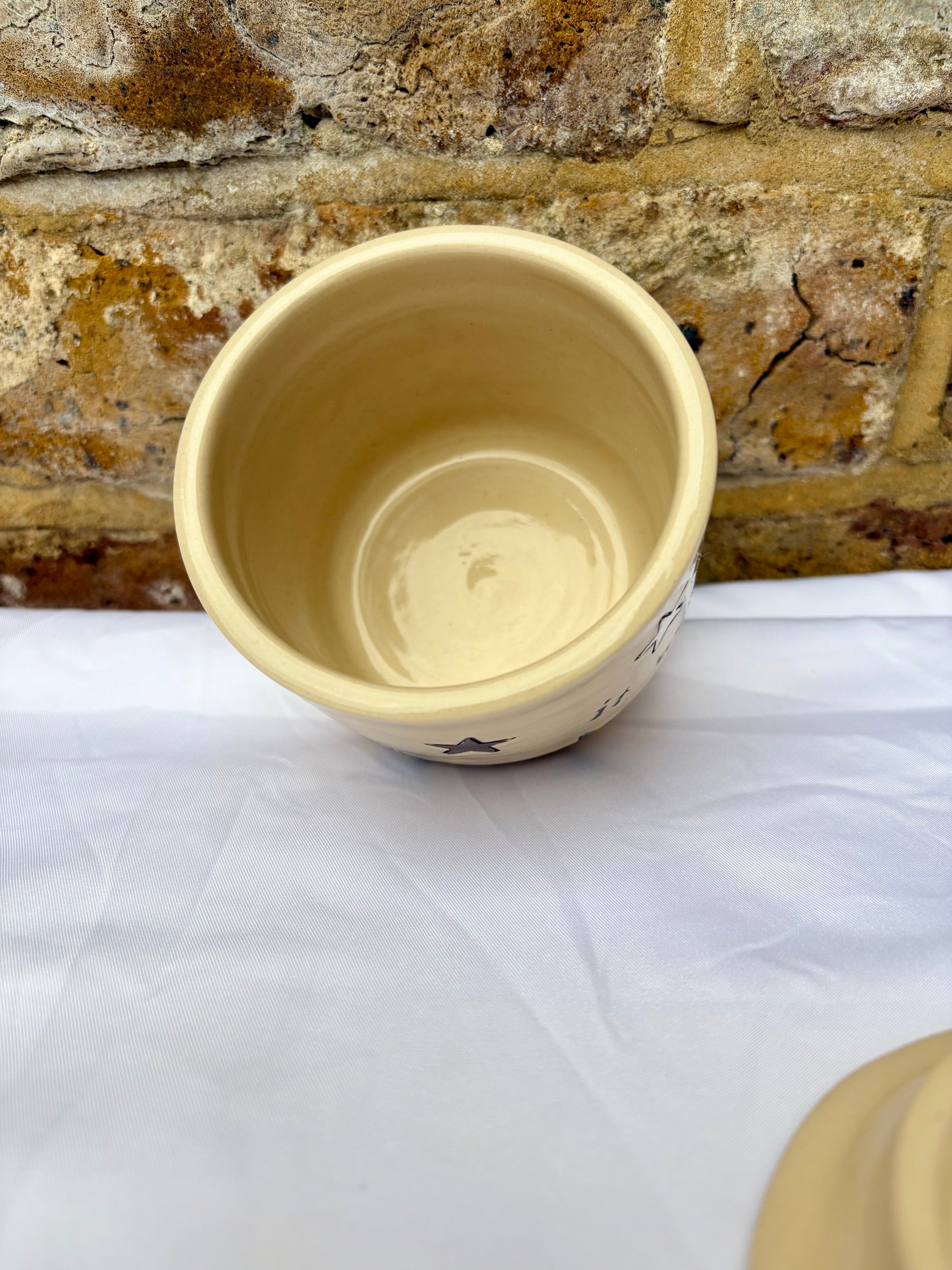 Cute lidded star pot