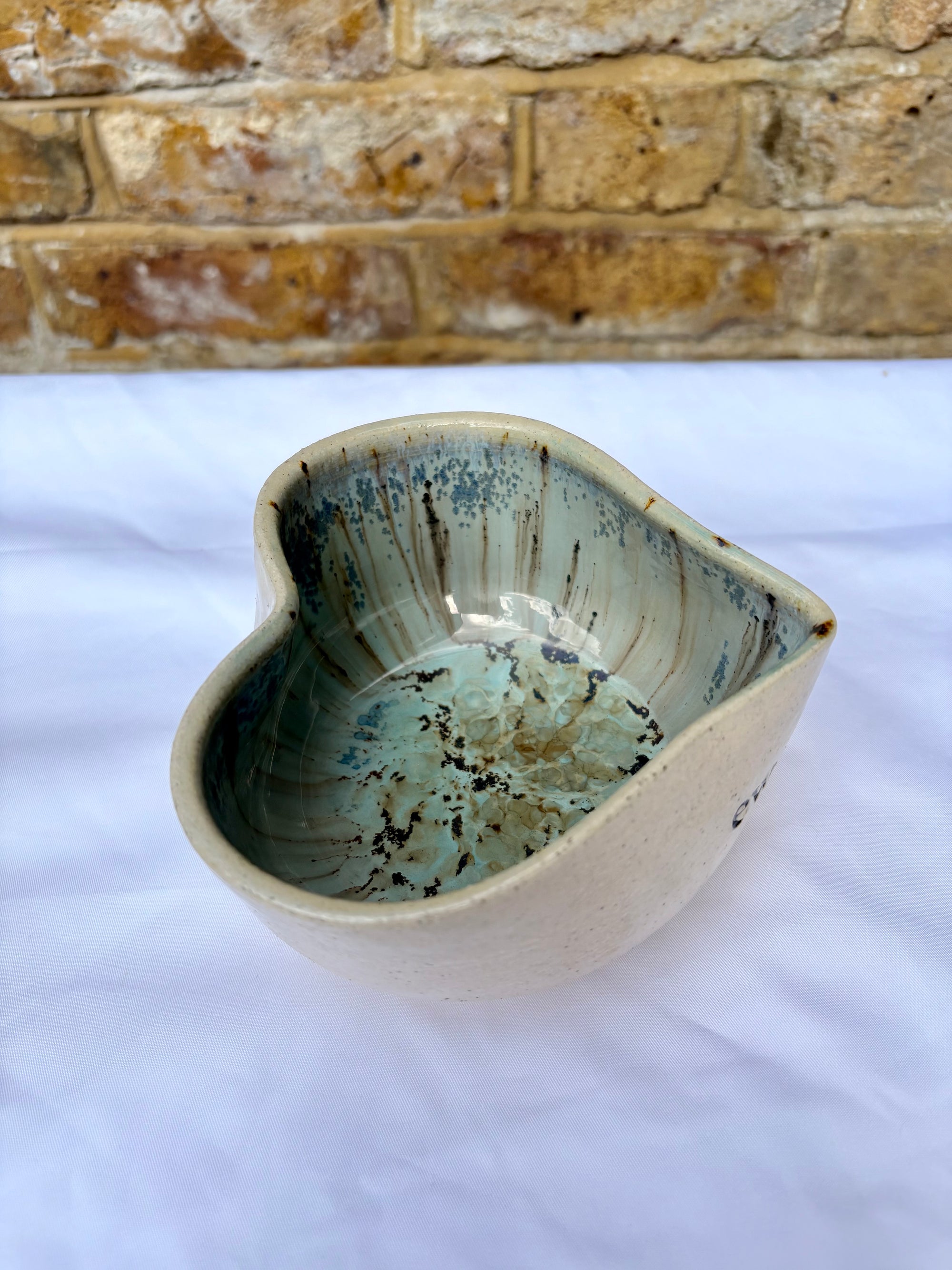 "people ew" bowl (Antique Green)