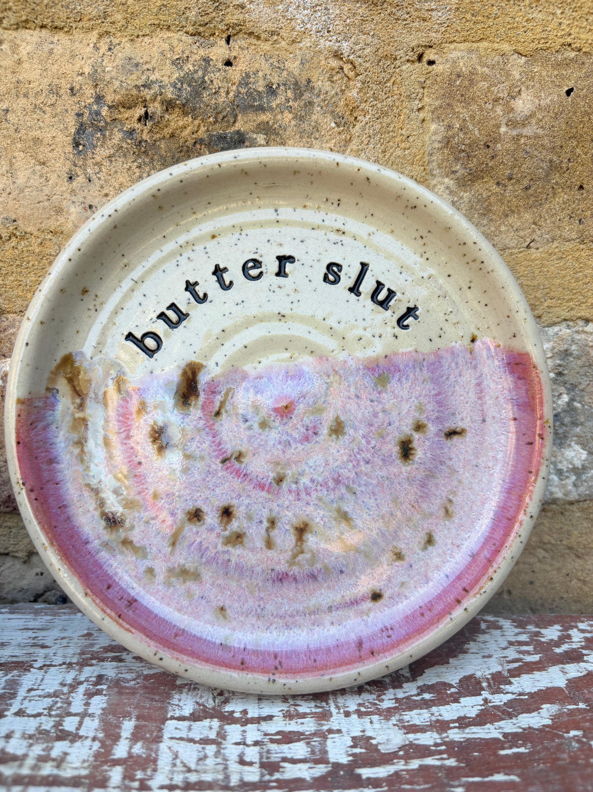 Butter Dish (butter slut, pink wood, flecked clay, handle)