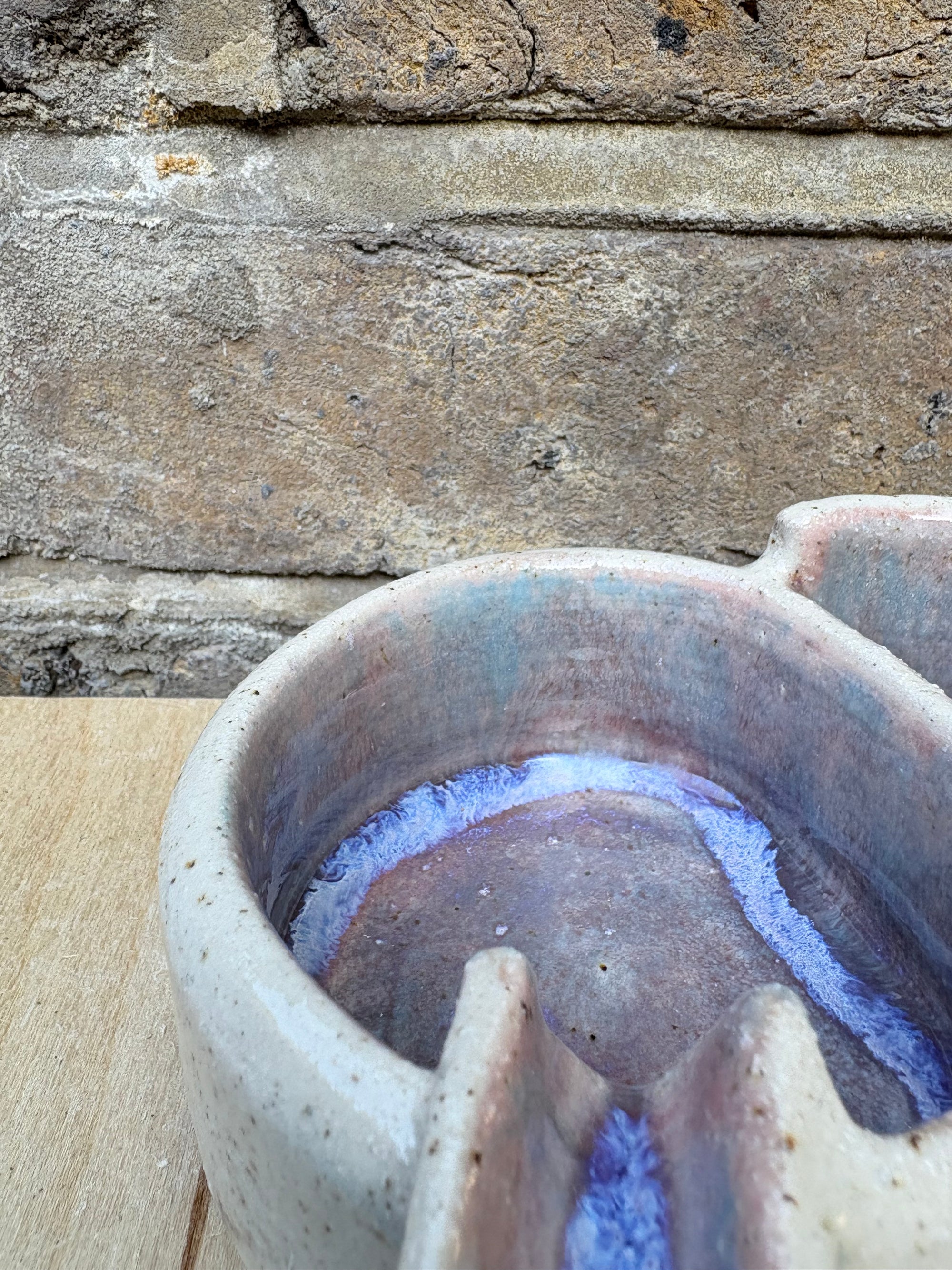 Ashtray with lighter holder (purple)