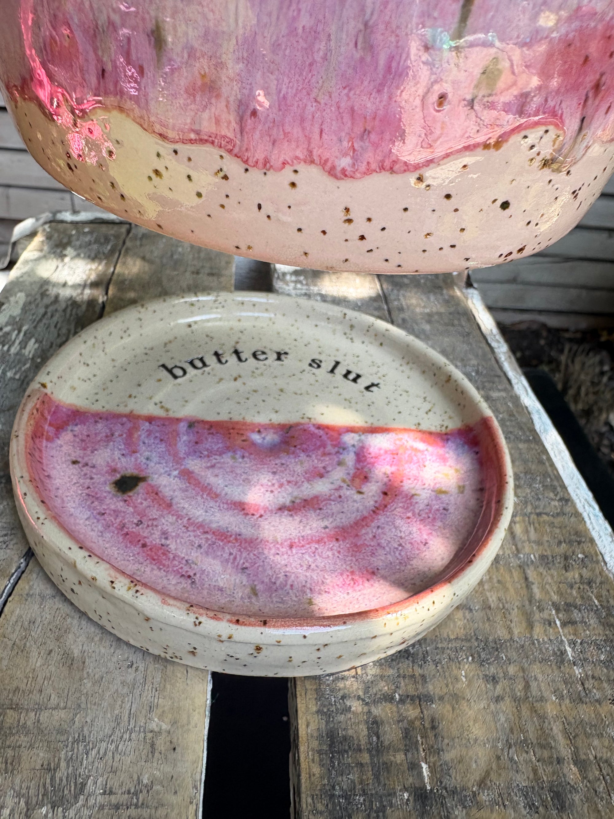 Butter Dish (butter slut, pink wood, flecked clay, knob)