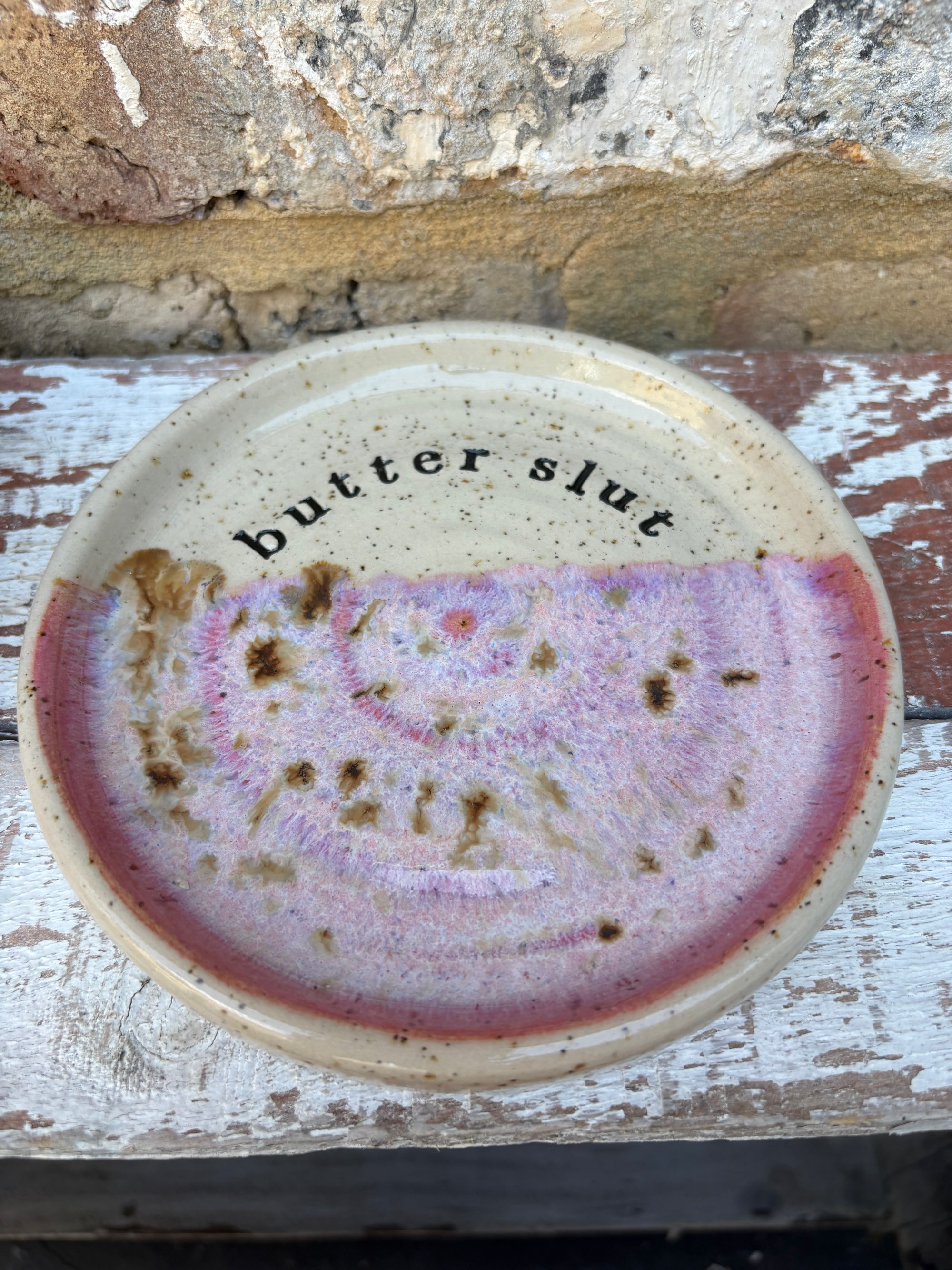 Butter Dish (butter slut, pink wood, flecked clay, handle)