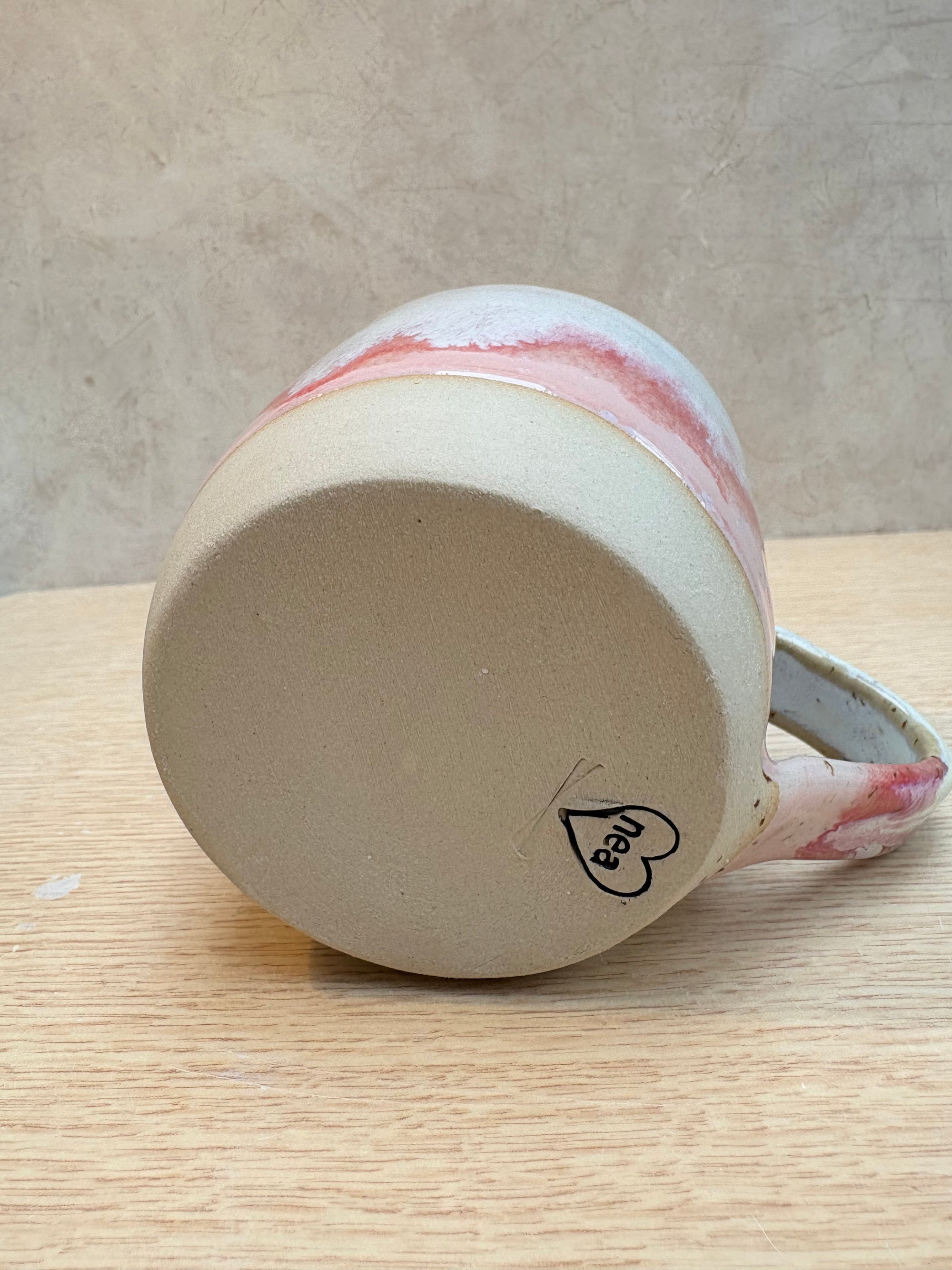 “Fuck off i'm reading" mug (Pink Raspberry Ripple) (smaller)