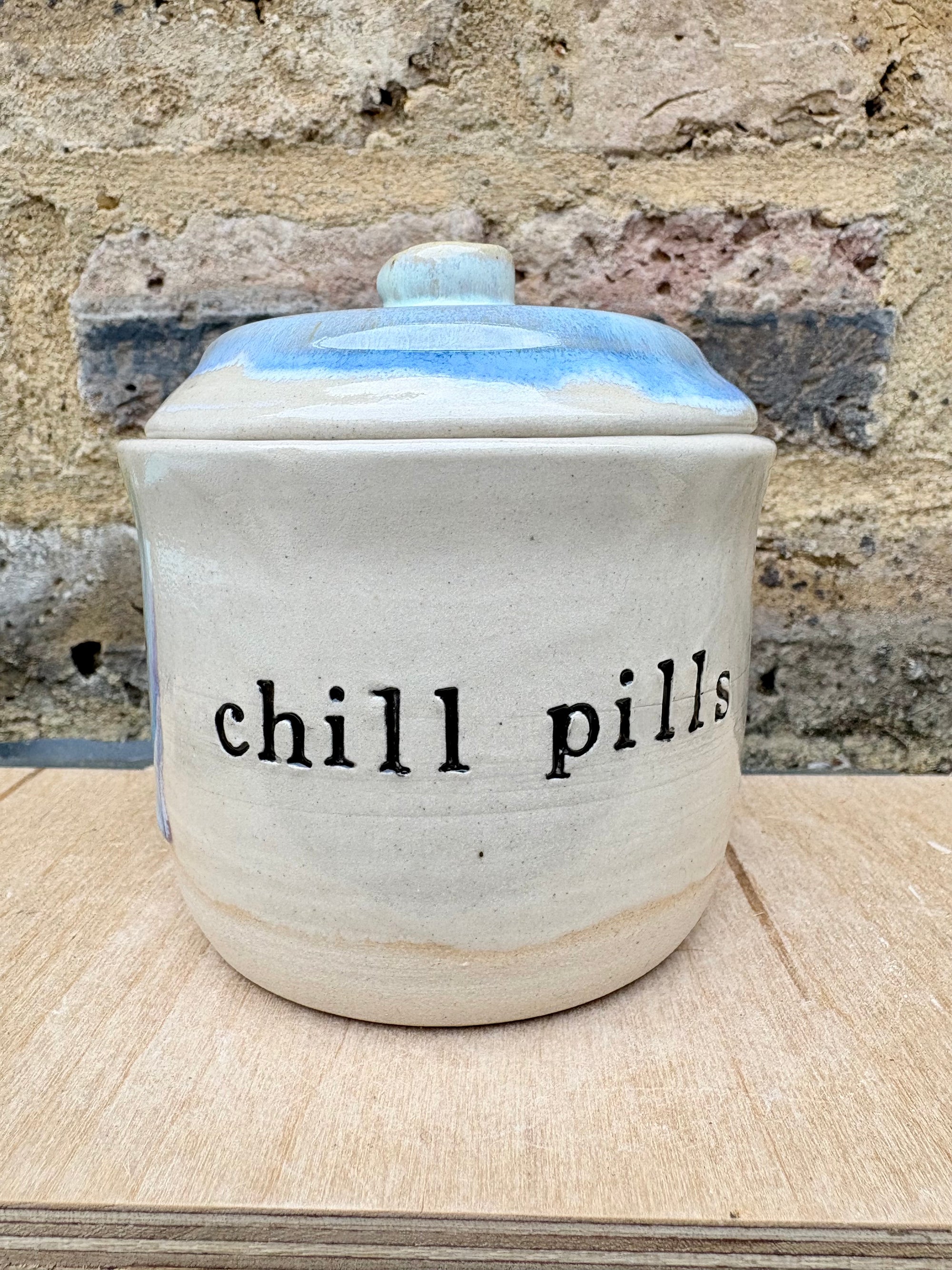 "chill pills" lidded pot (oyster blue)