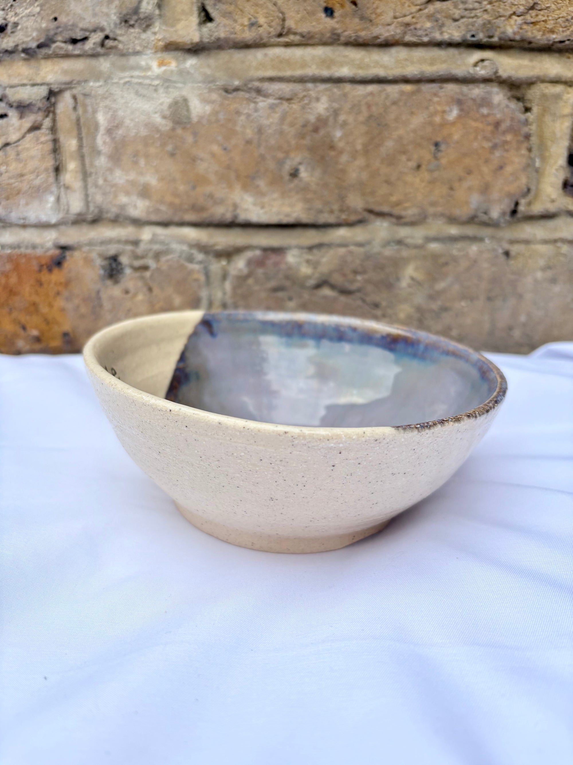 "people ew" bowl (Lavender Sky)