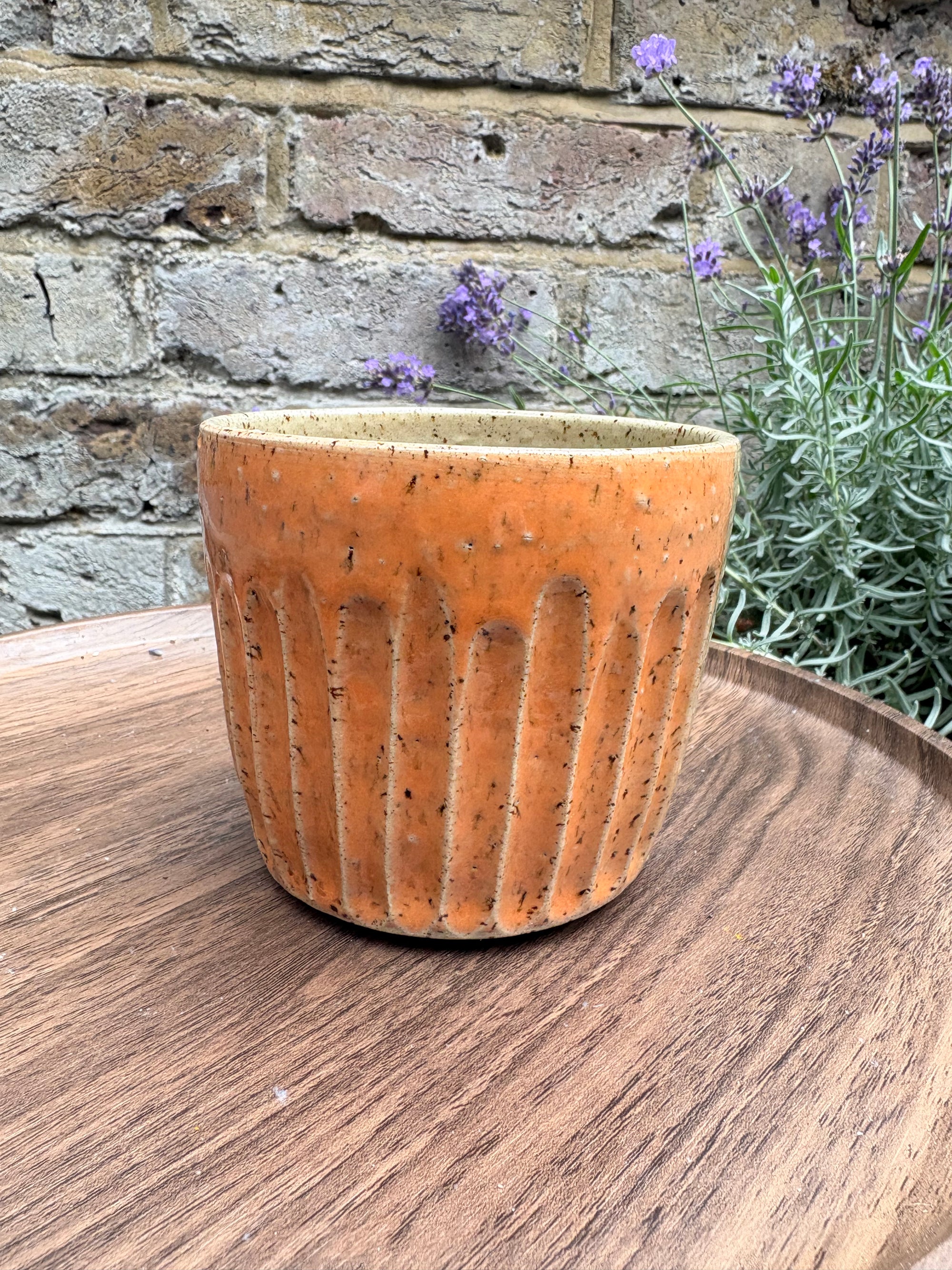"fuck off, i'm watching the traitors" mug (no handle/orange/grooves, 300ml)
