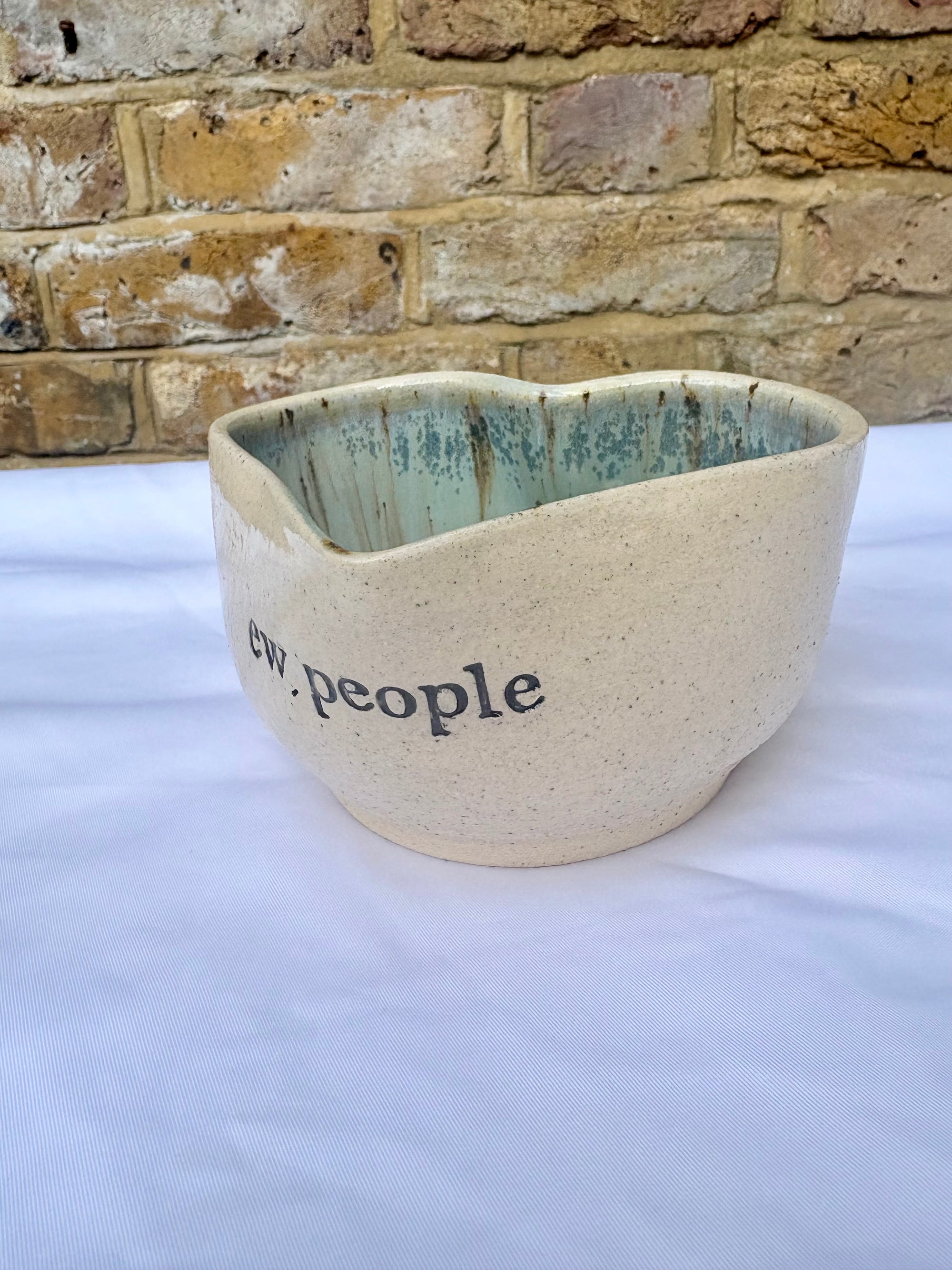 "people ew" bowl (Antique Green)