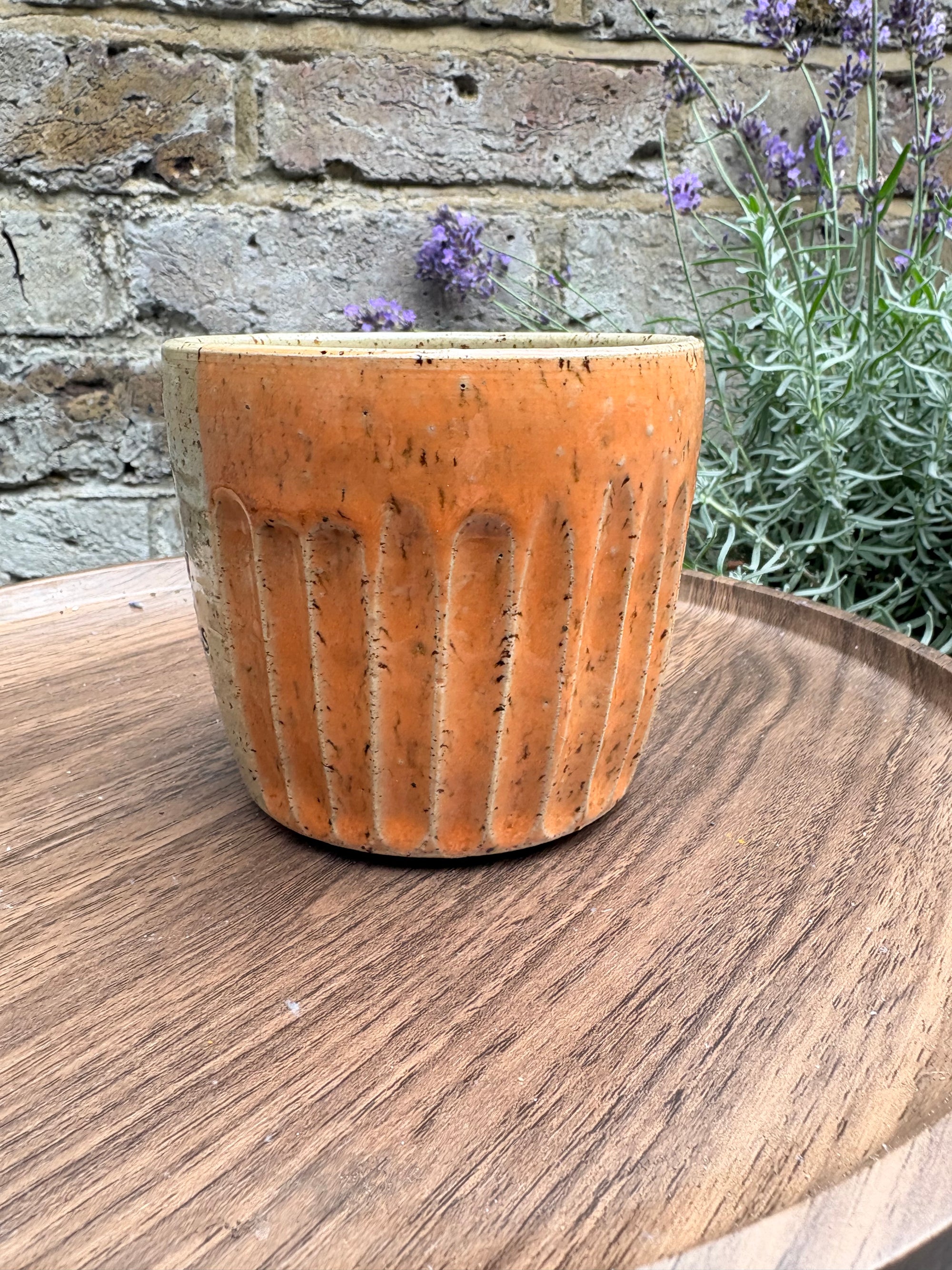 "fuck off, i'm watching the traitors" mug (no handle/orange/grooves, 300ml)