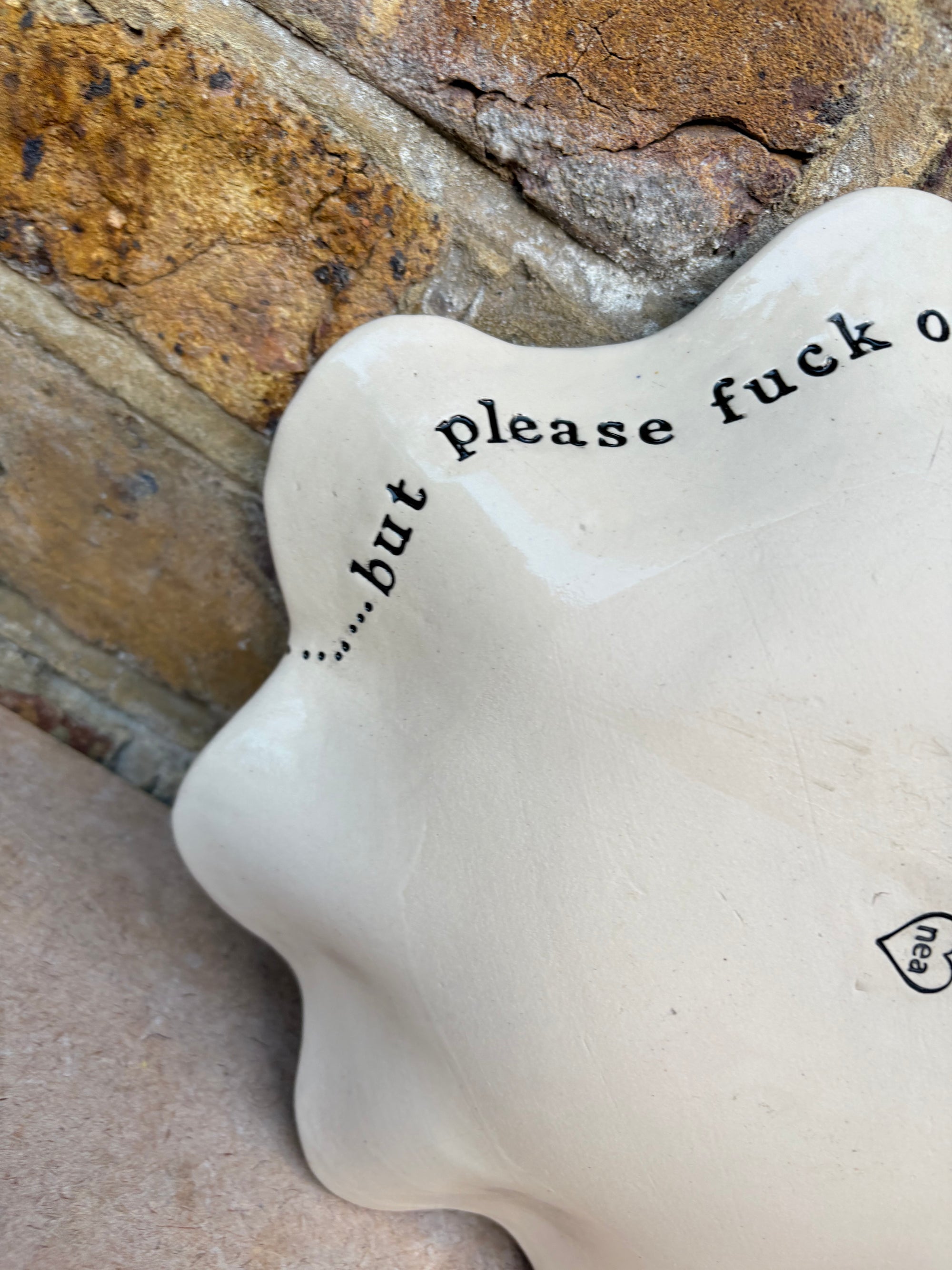 "good food, fine wine, good company..." dish (emerald)