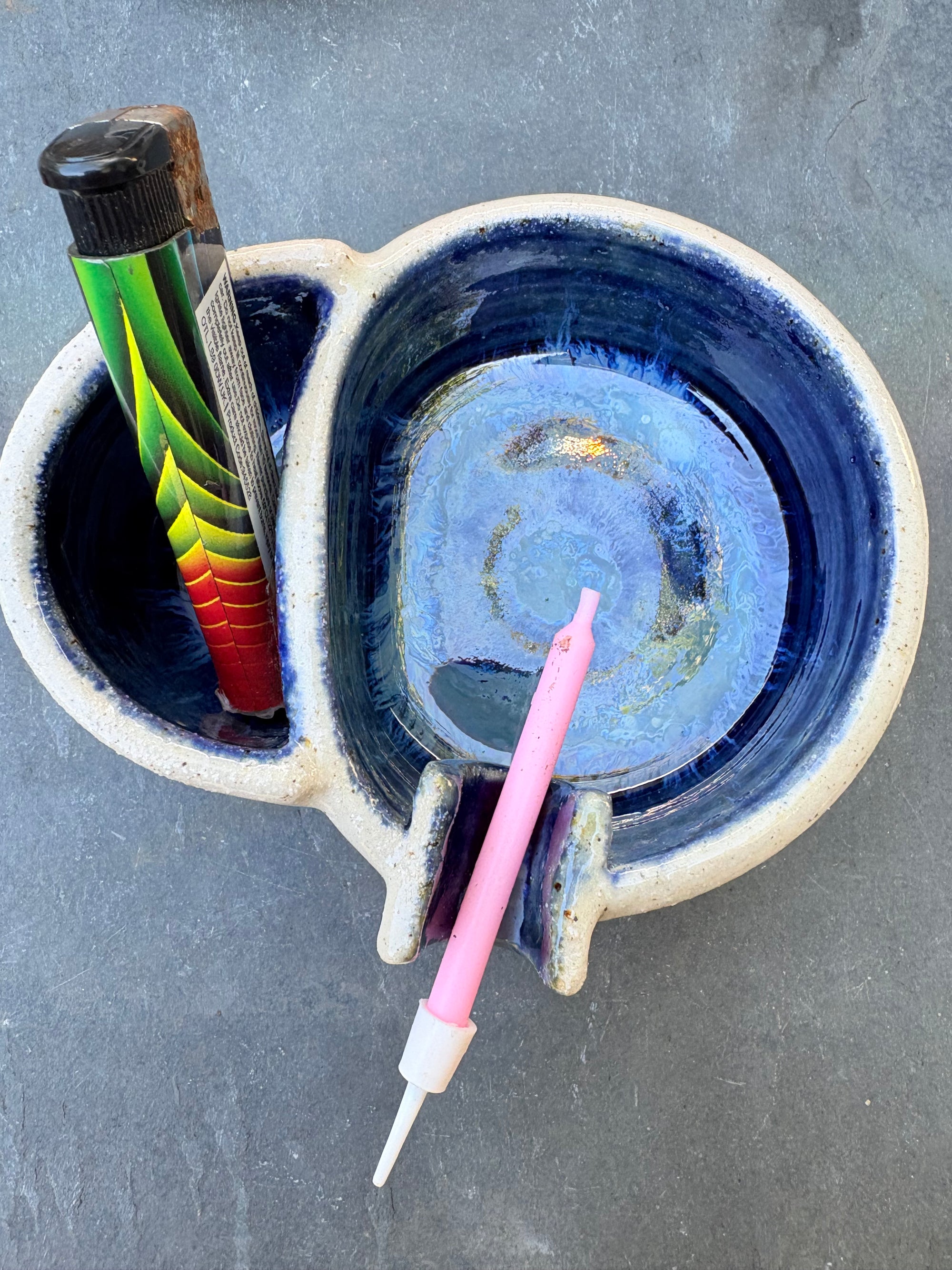 Ashtray with lighter holder (deep blue)