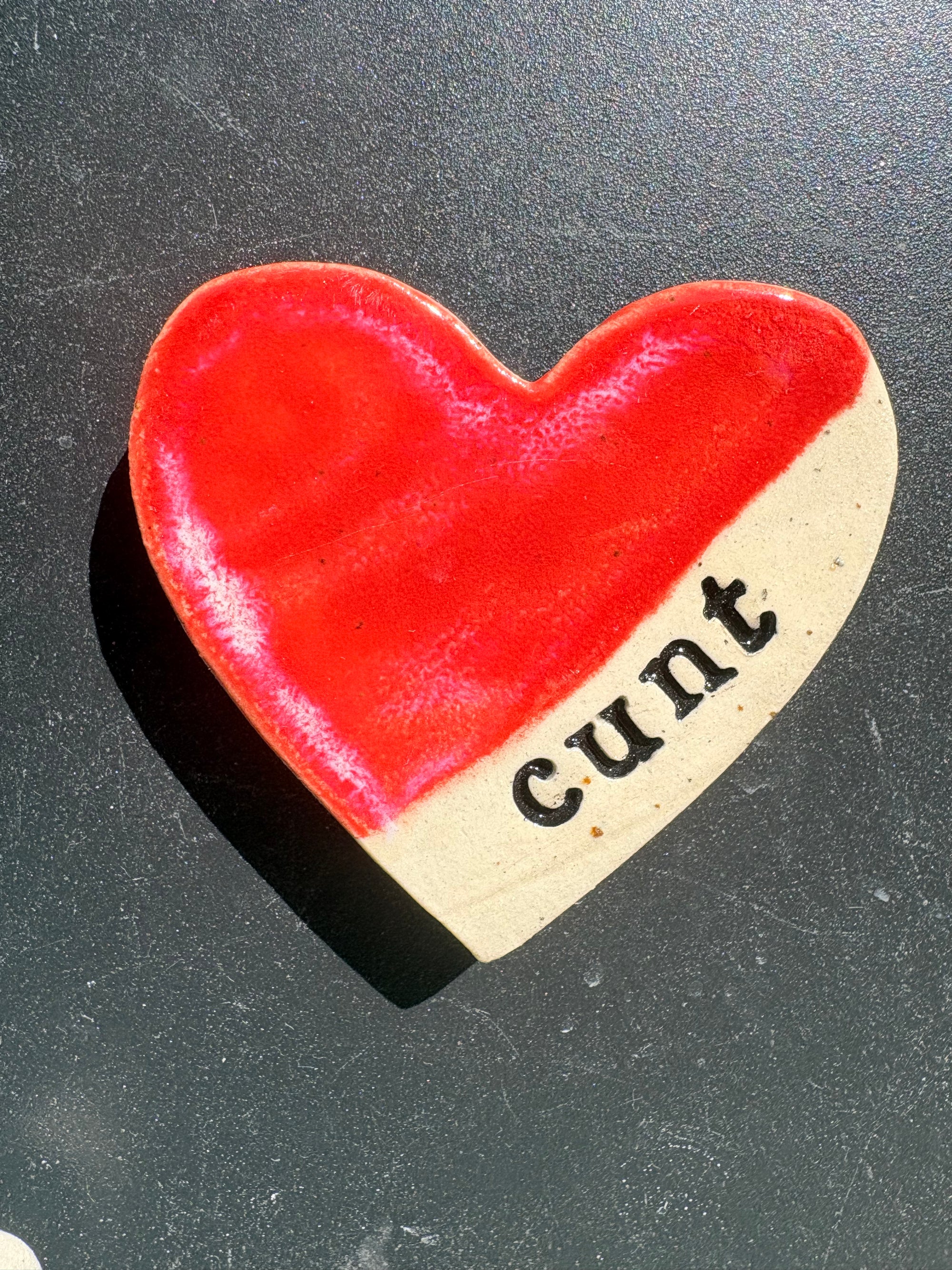 “cunt" magnet (red, large)