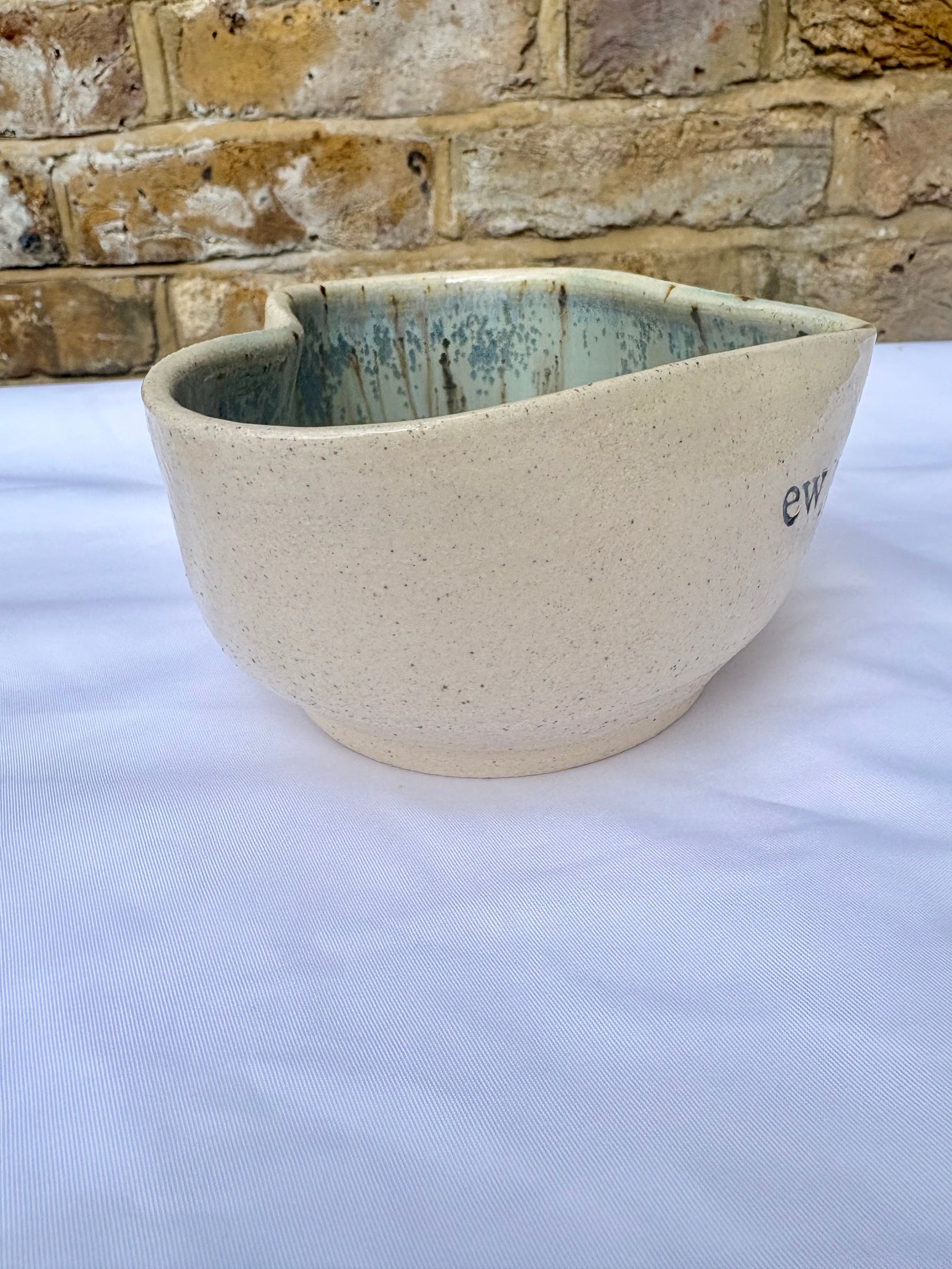 "people ew" bowl (Antique Green)