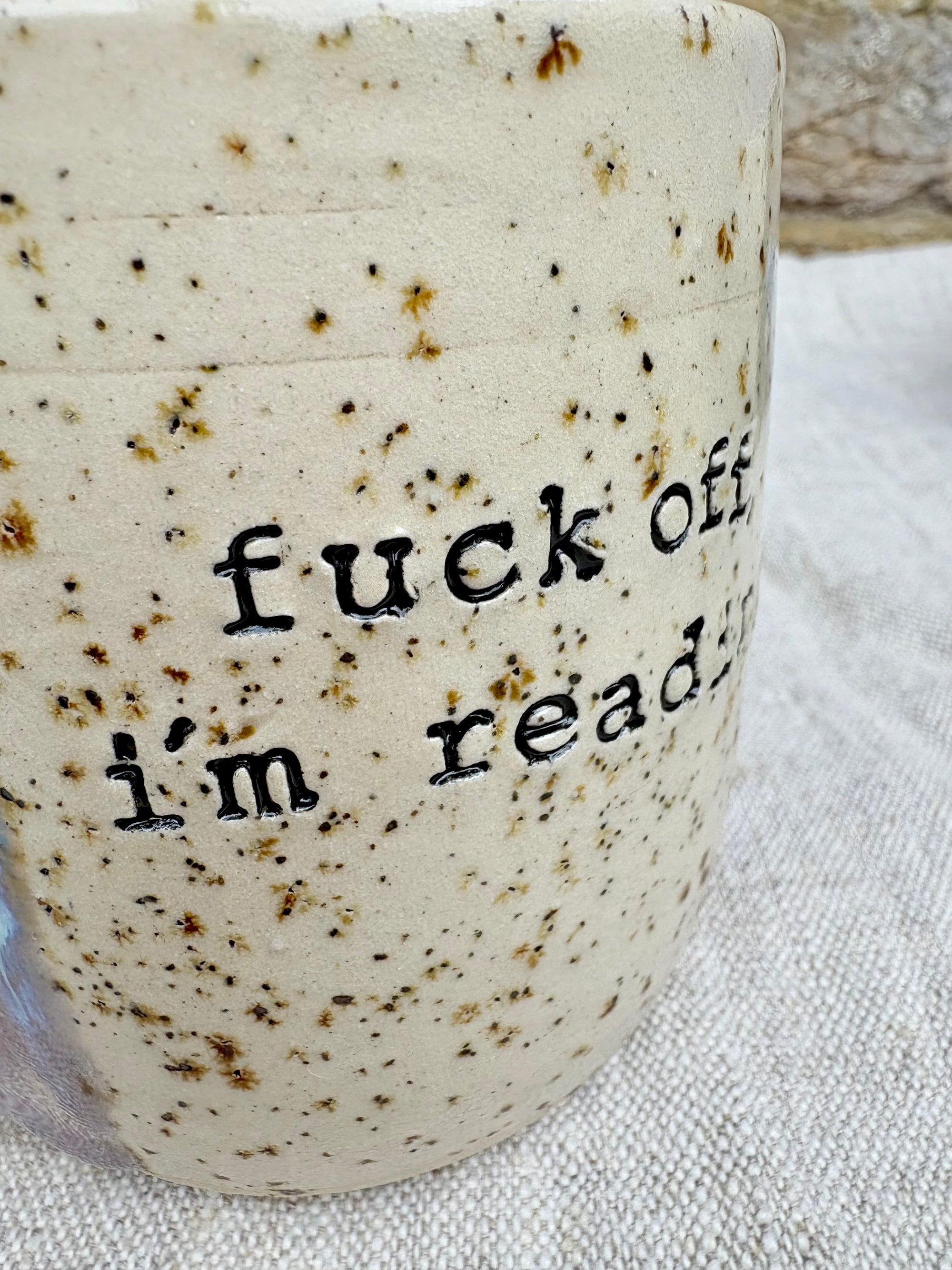 “Fuck off i'm reading" mug (Lilac Dream)